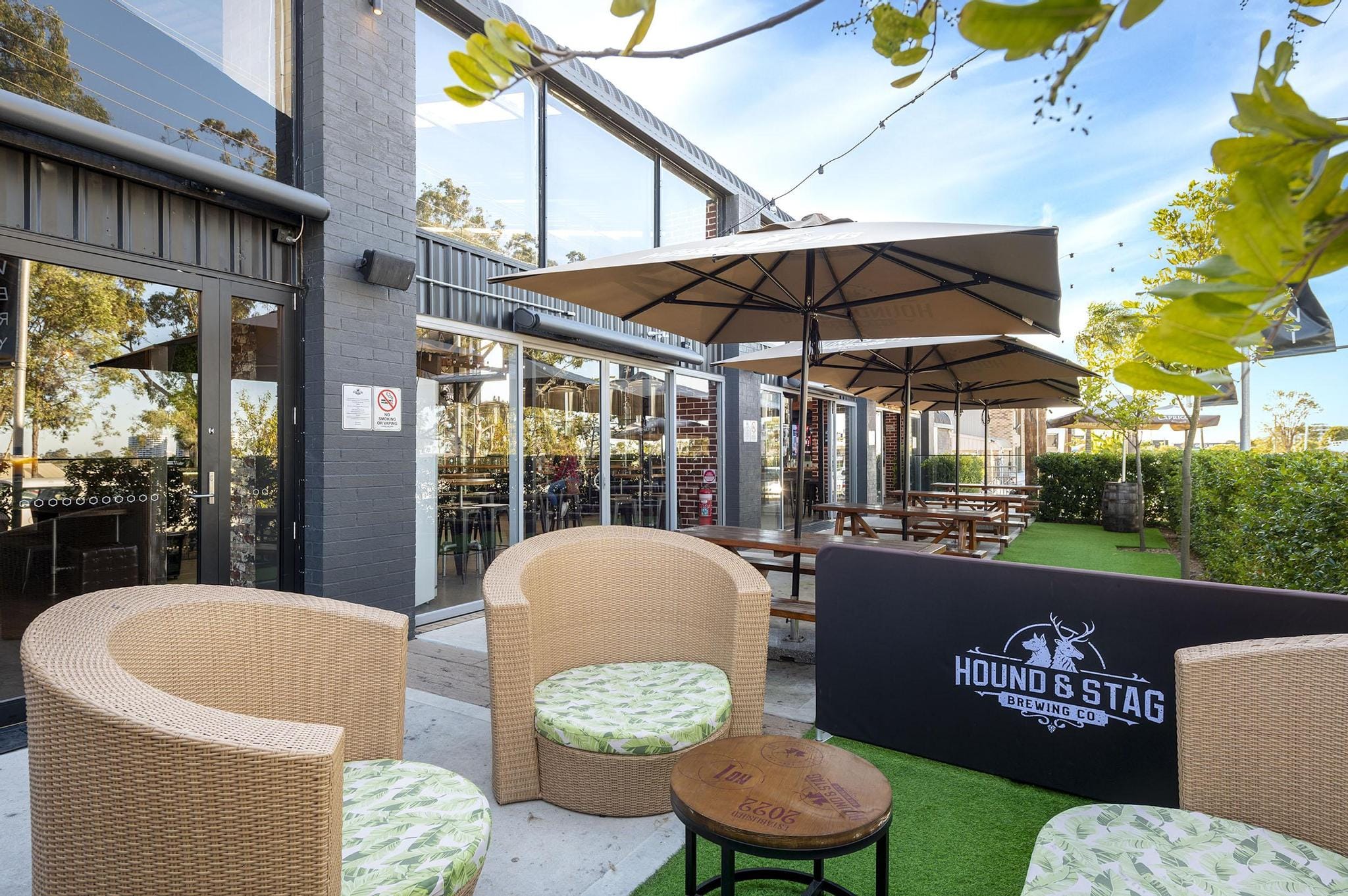 Barn + Front Beer Garden  3