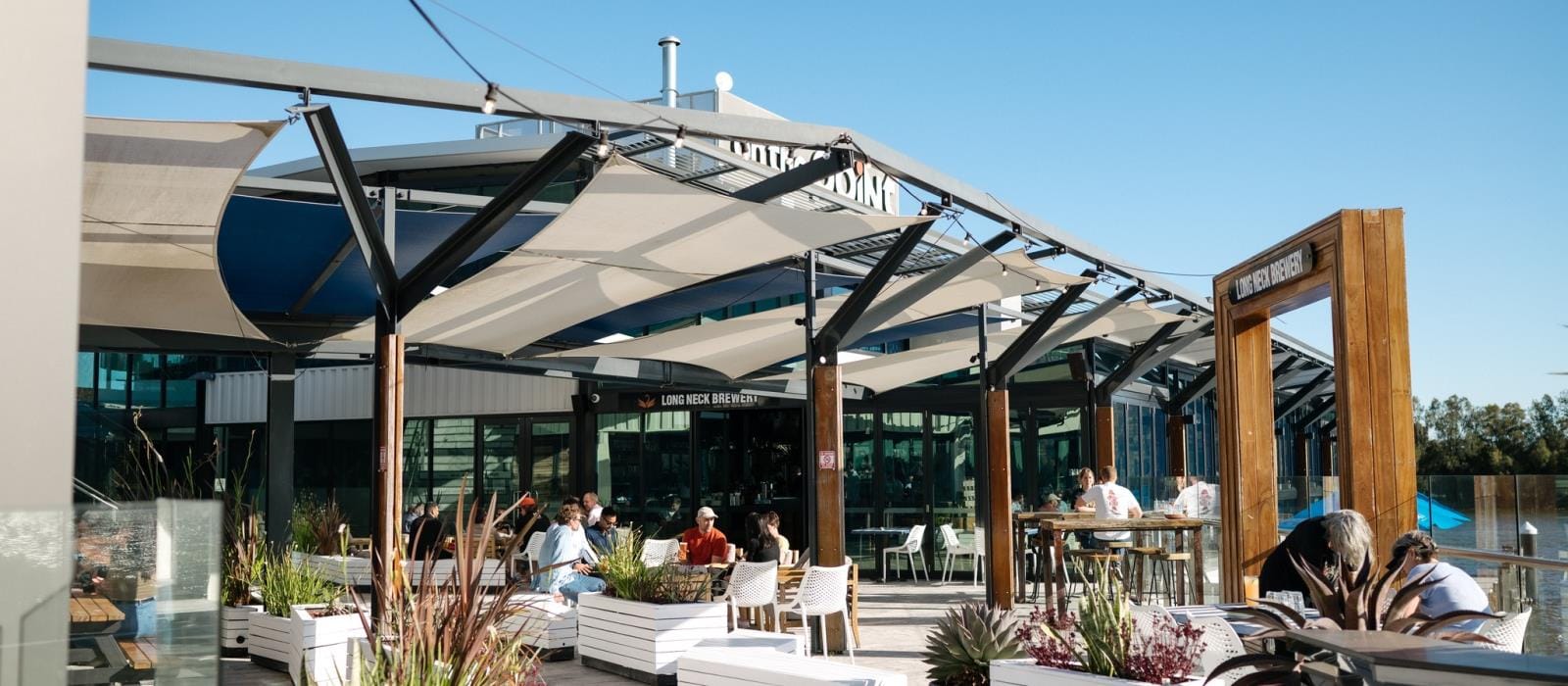 Long Neck Pour House 2