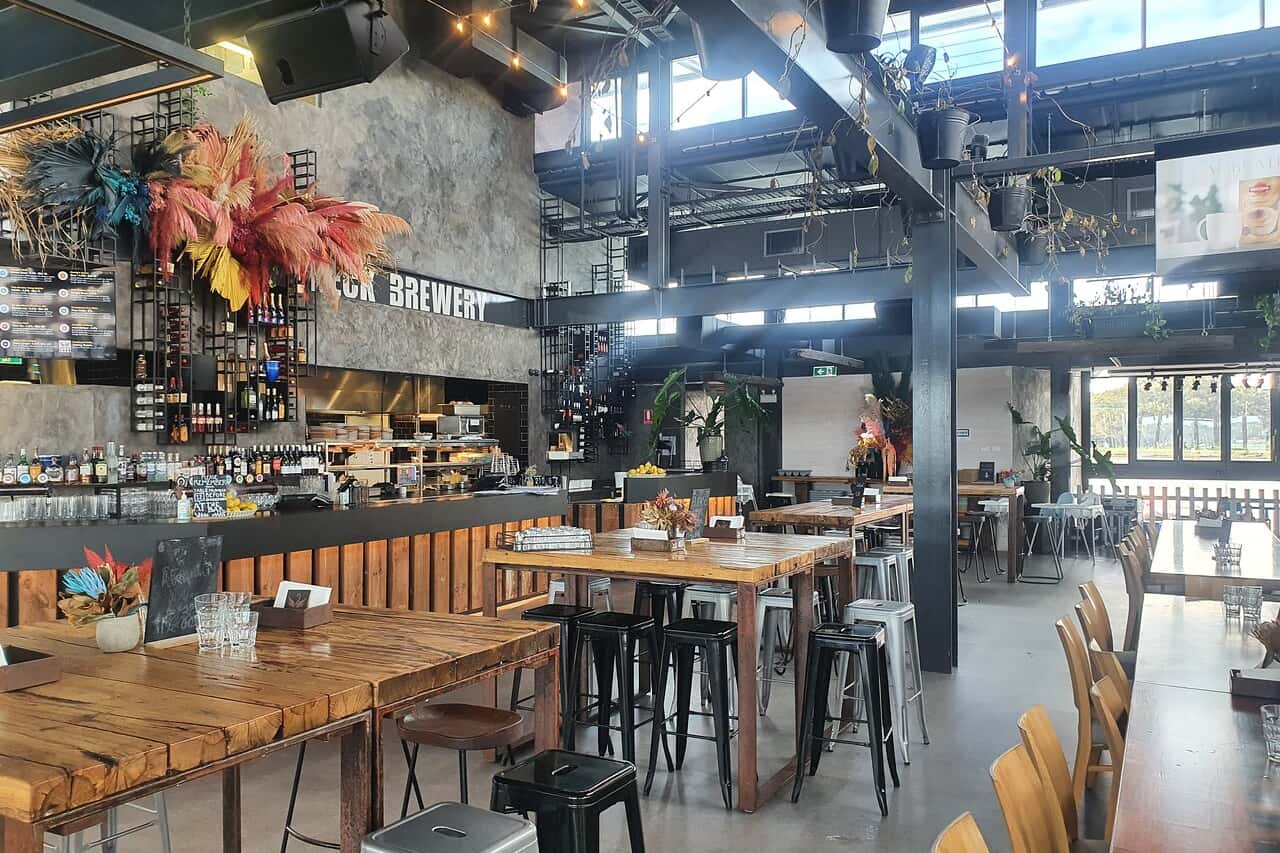 Long Neck Pour House 1