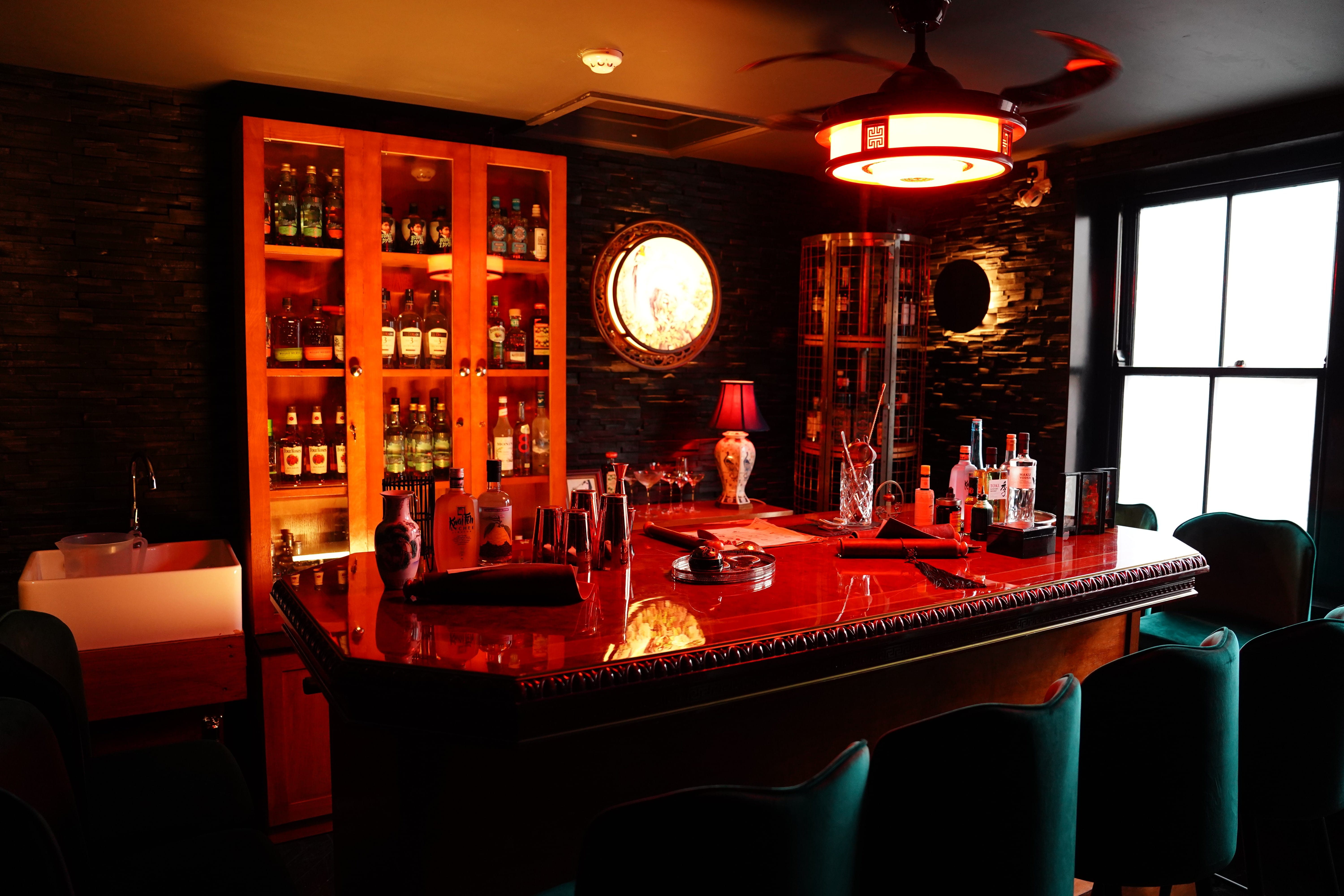 Bartenders Room 1