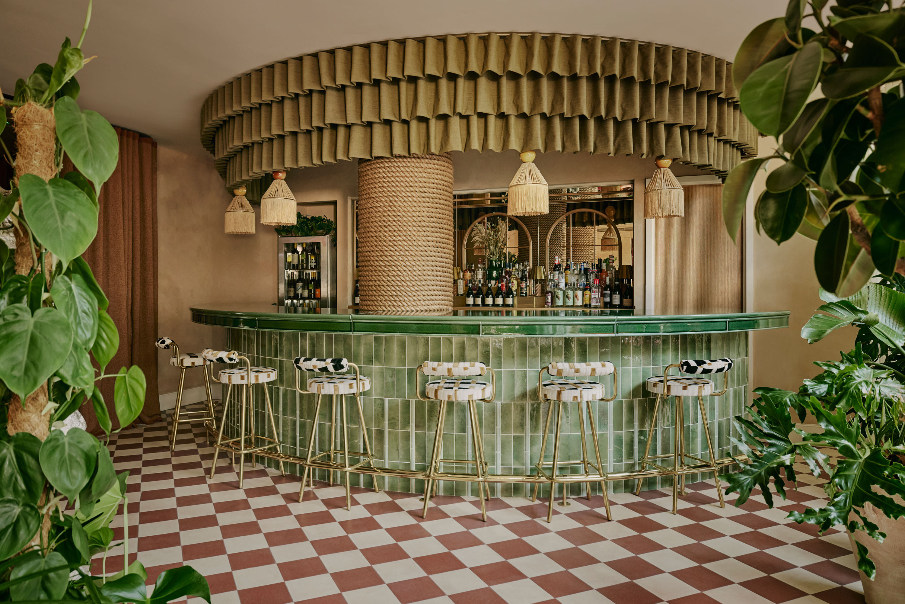 Conservatory & Bar 2