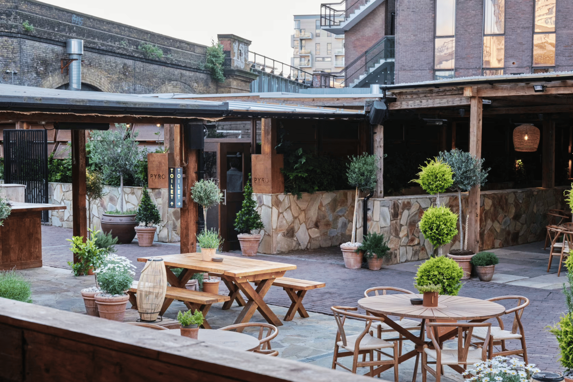 Pyro - Garden Bar 5