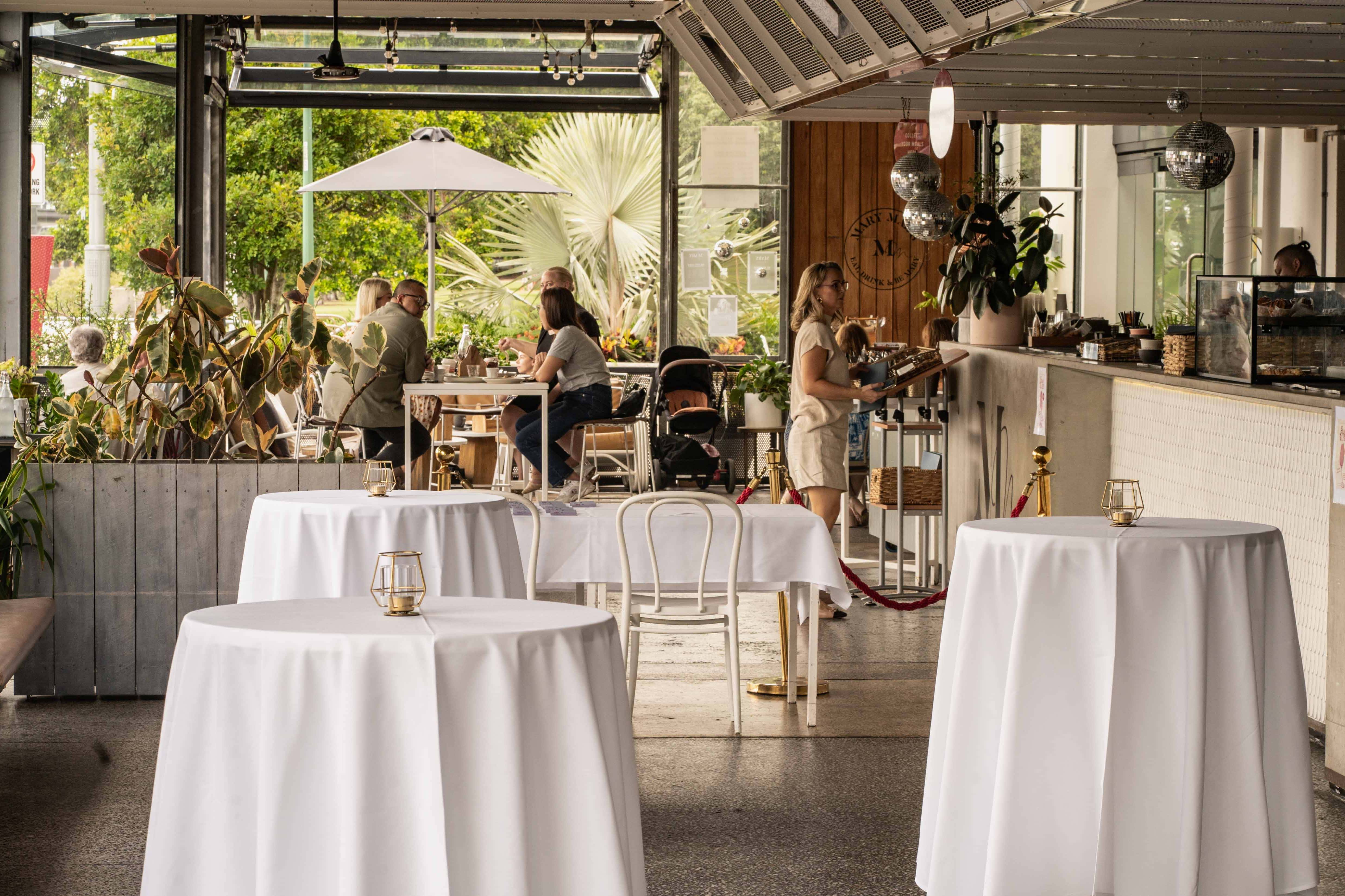 The Dining Room & Sun Room Full 3D tour