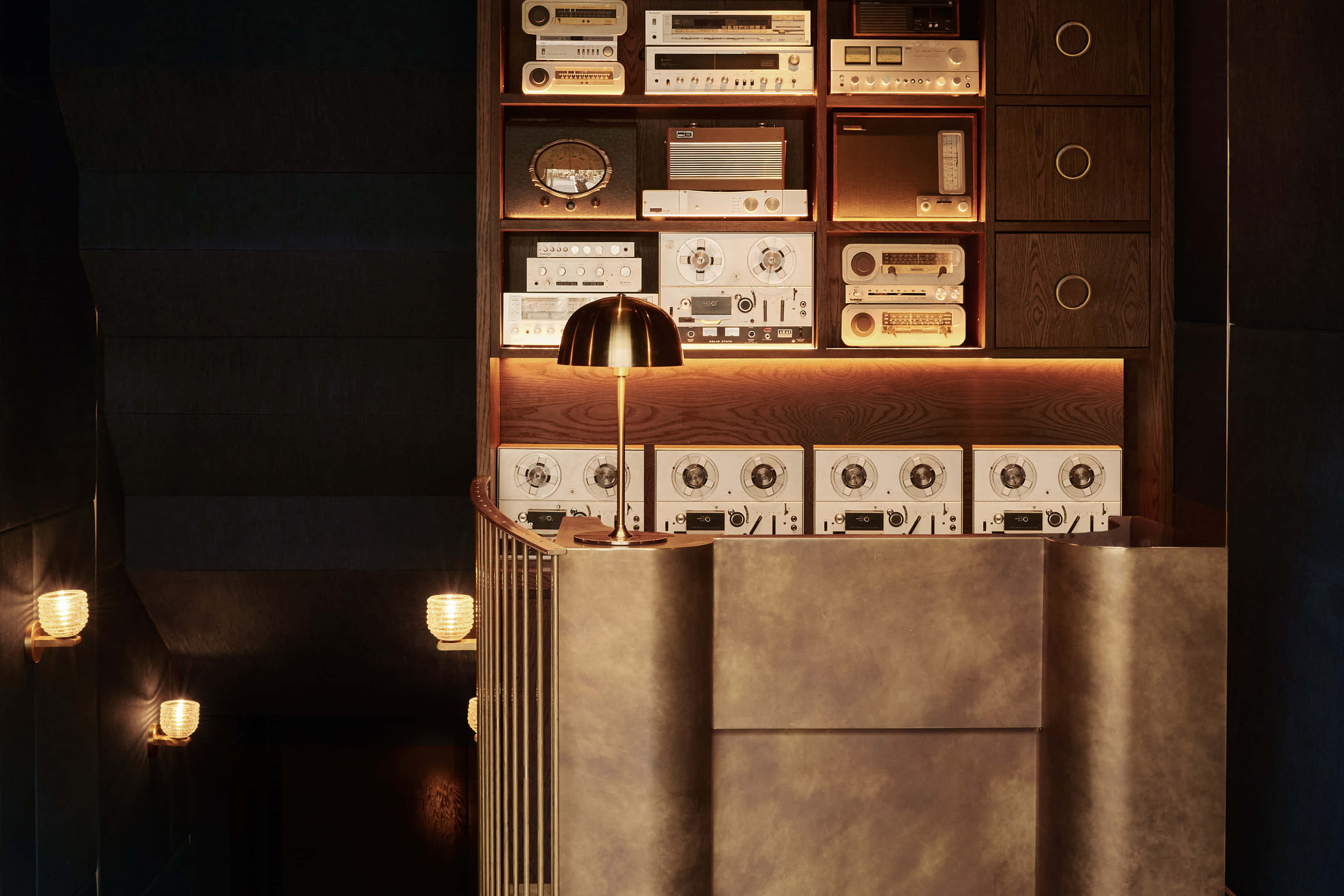 Two Alcoves (103-108 & 110-113) 4