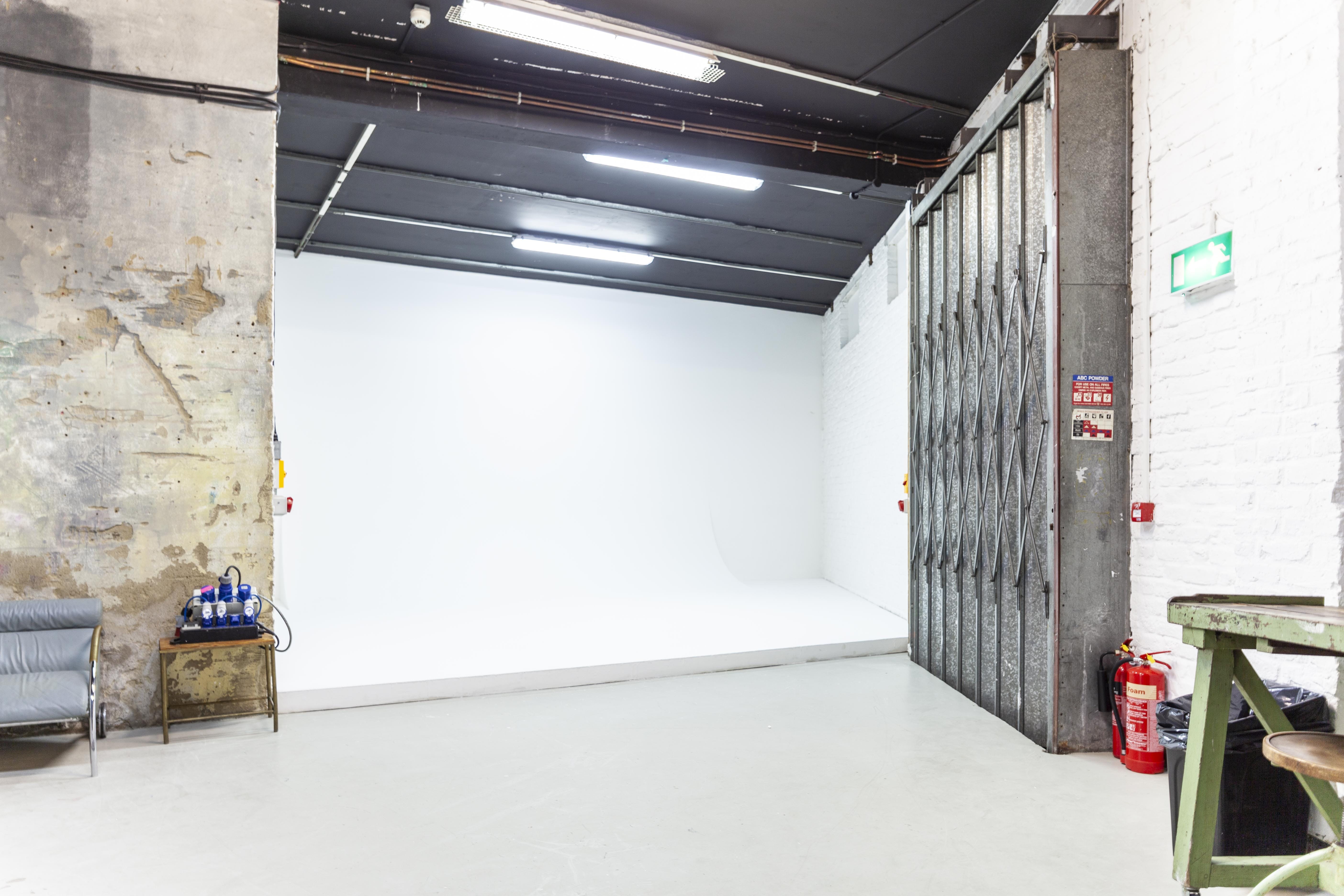 Apiary Studio 2/Photo Studio 2