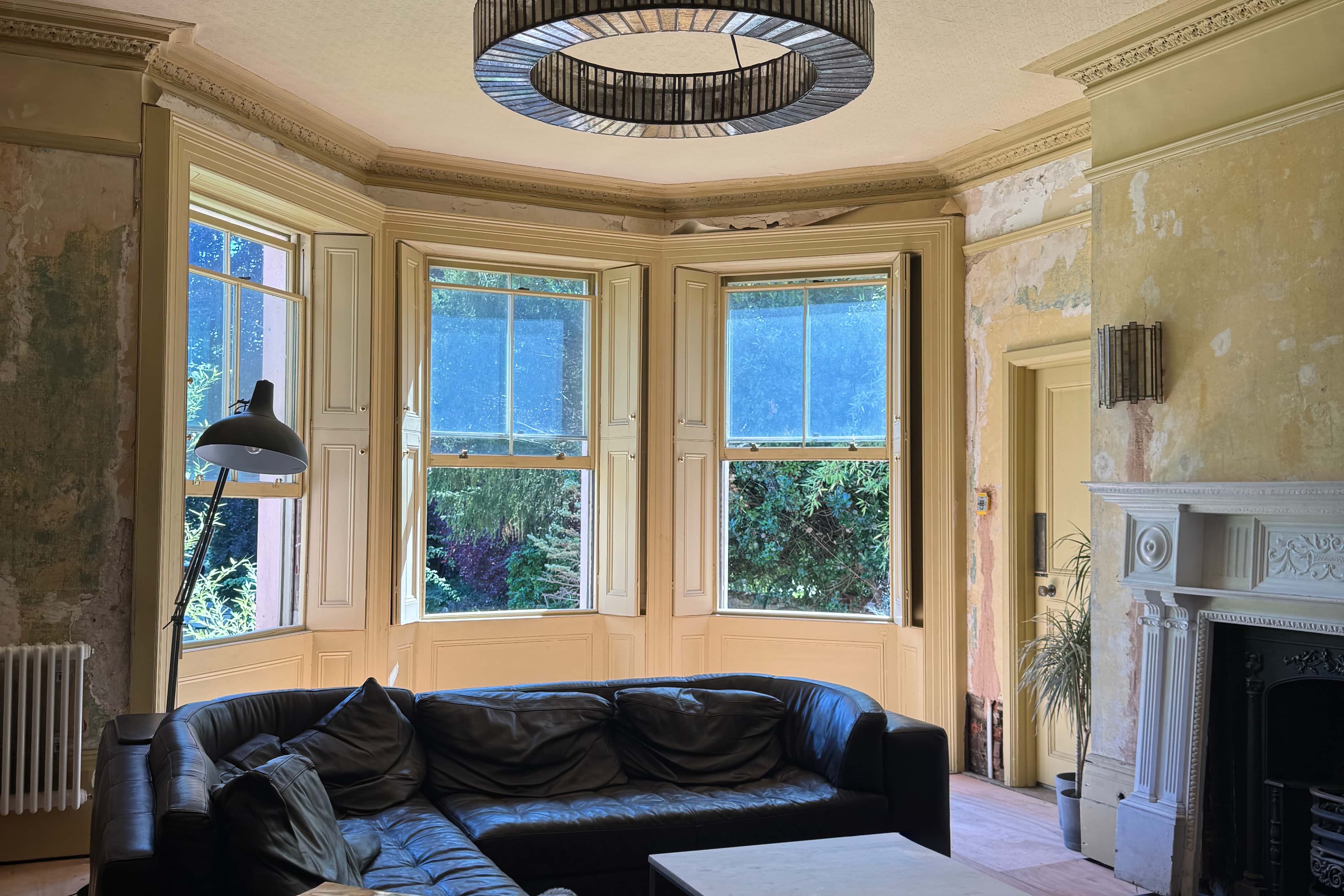 Riverside Property with Boathouse and Large Garden 7