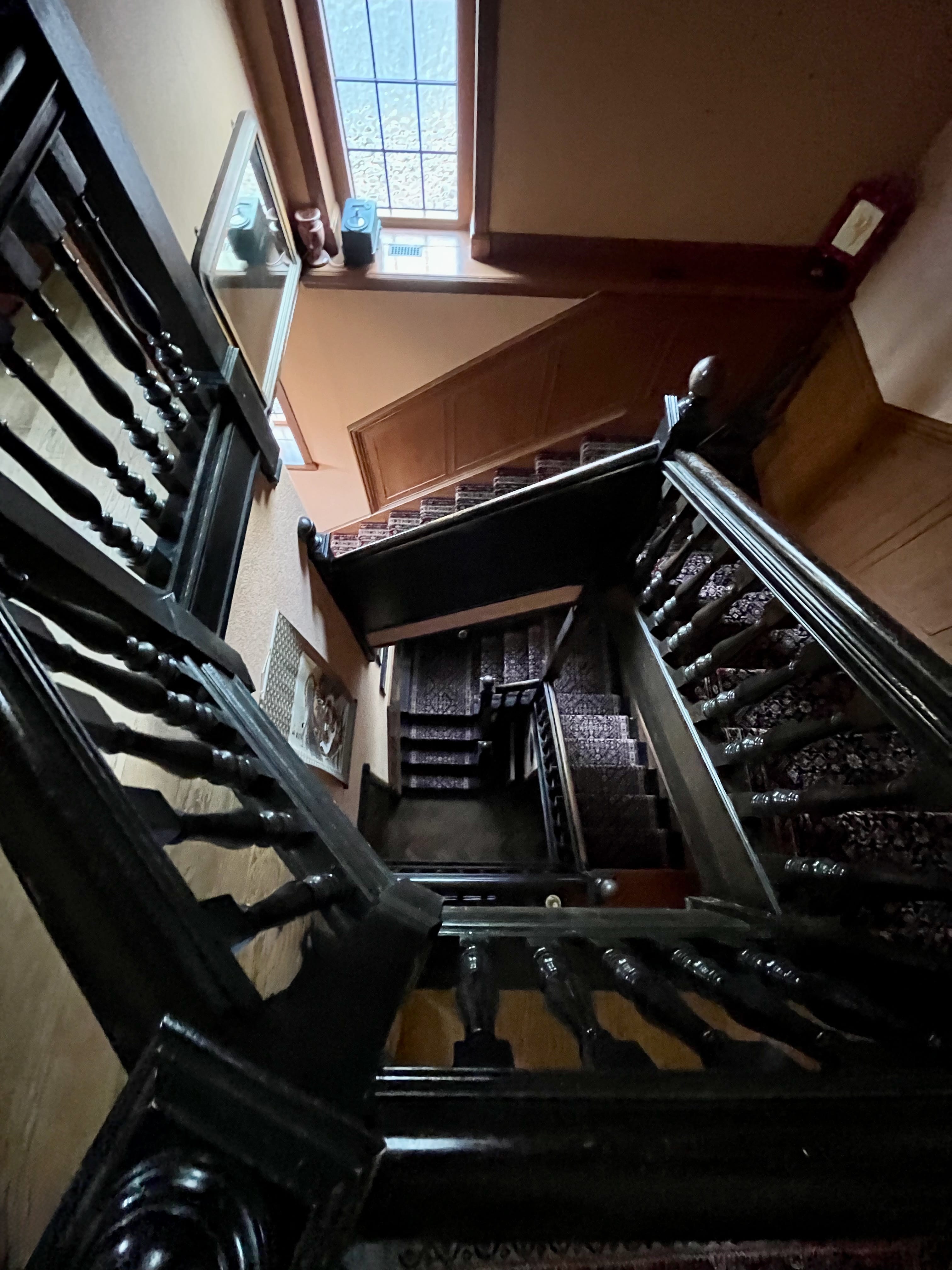 Riverside Property with Boathouse and Large Garden 6