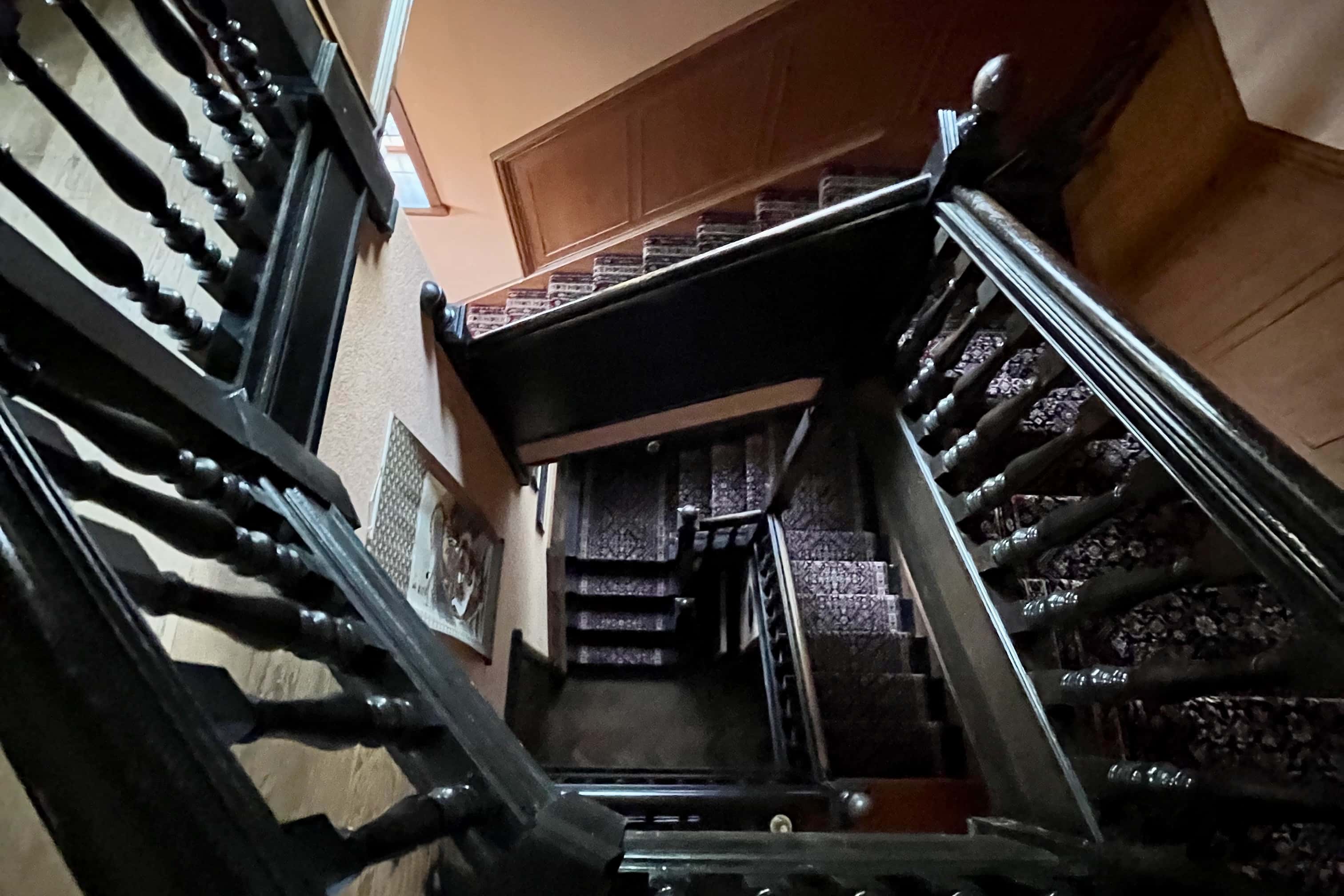 Riverside Property with Boathouse and Large Garden 6