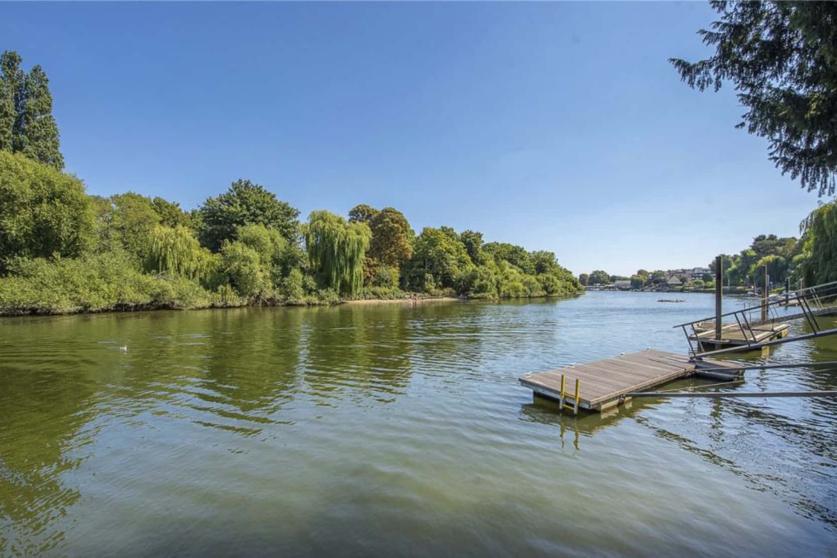 Riverside Property with Boathouse and Large Garden 1