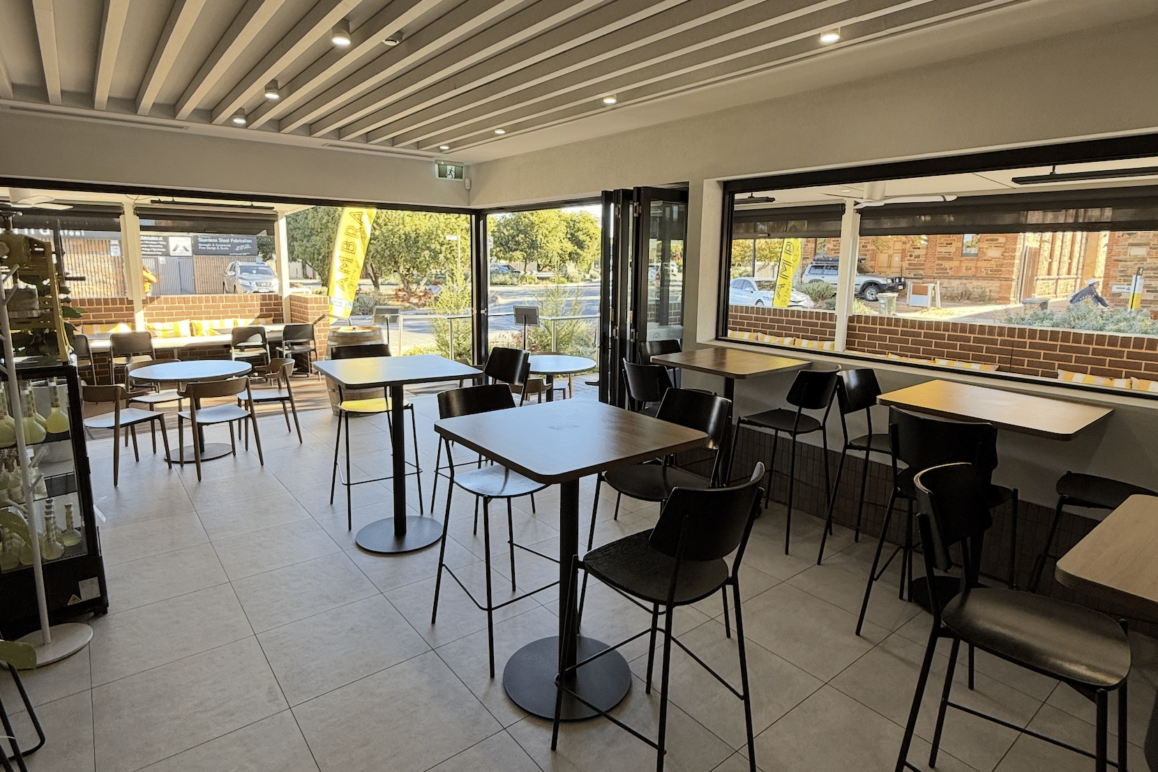 Main Area Dining Room & Front Bar 5