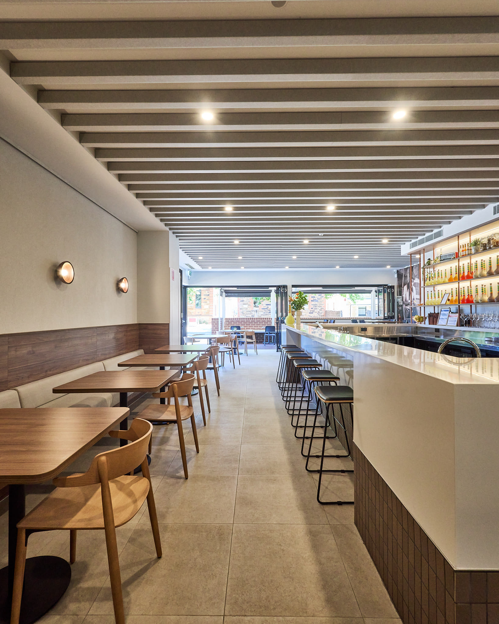 Main Area Dining Room & Front Bar 3