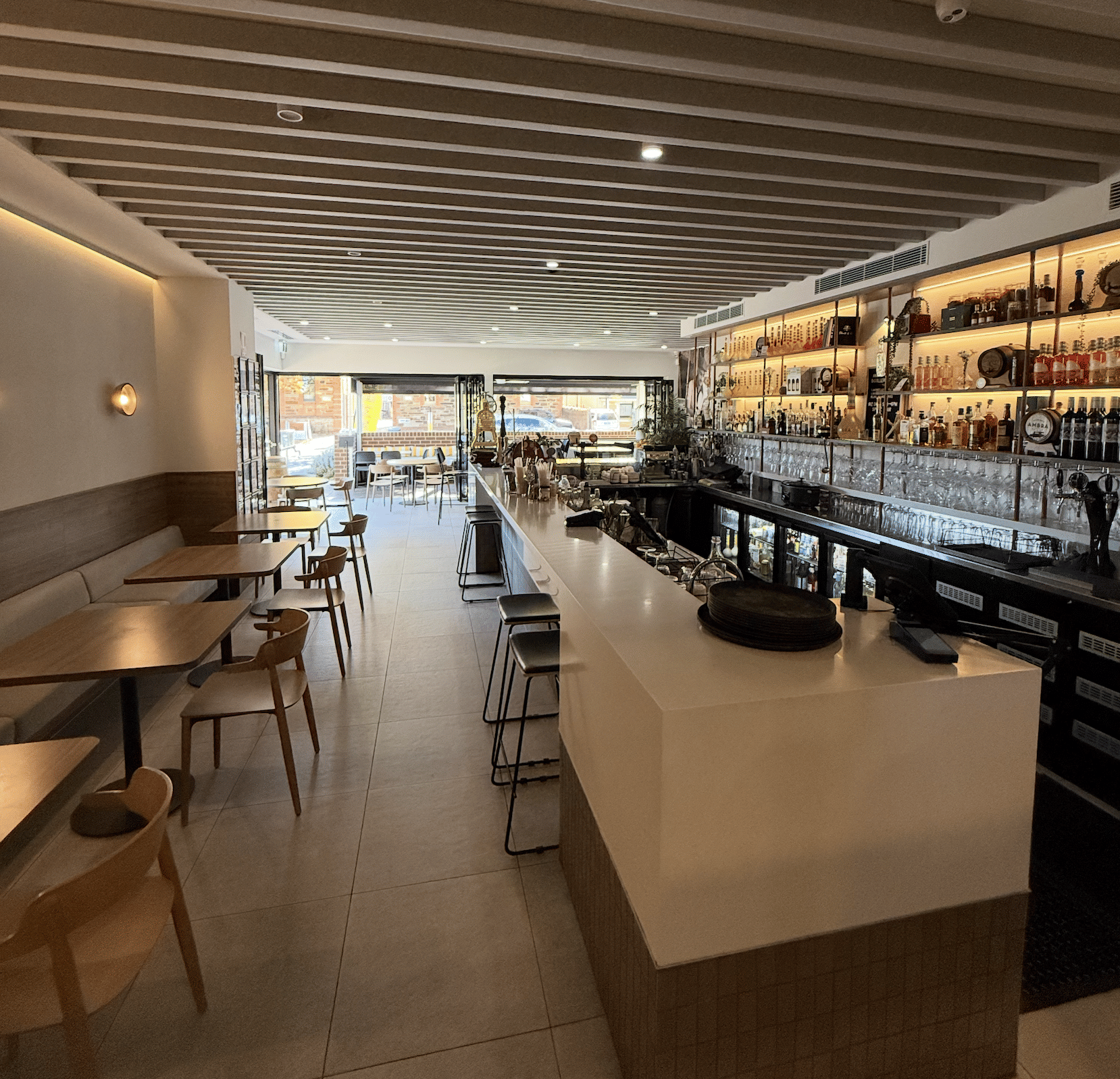 Main Area Dining Room & Front Bar 6