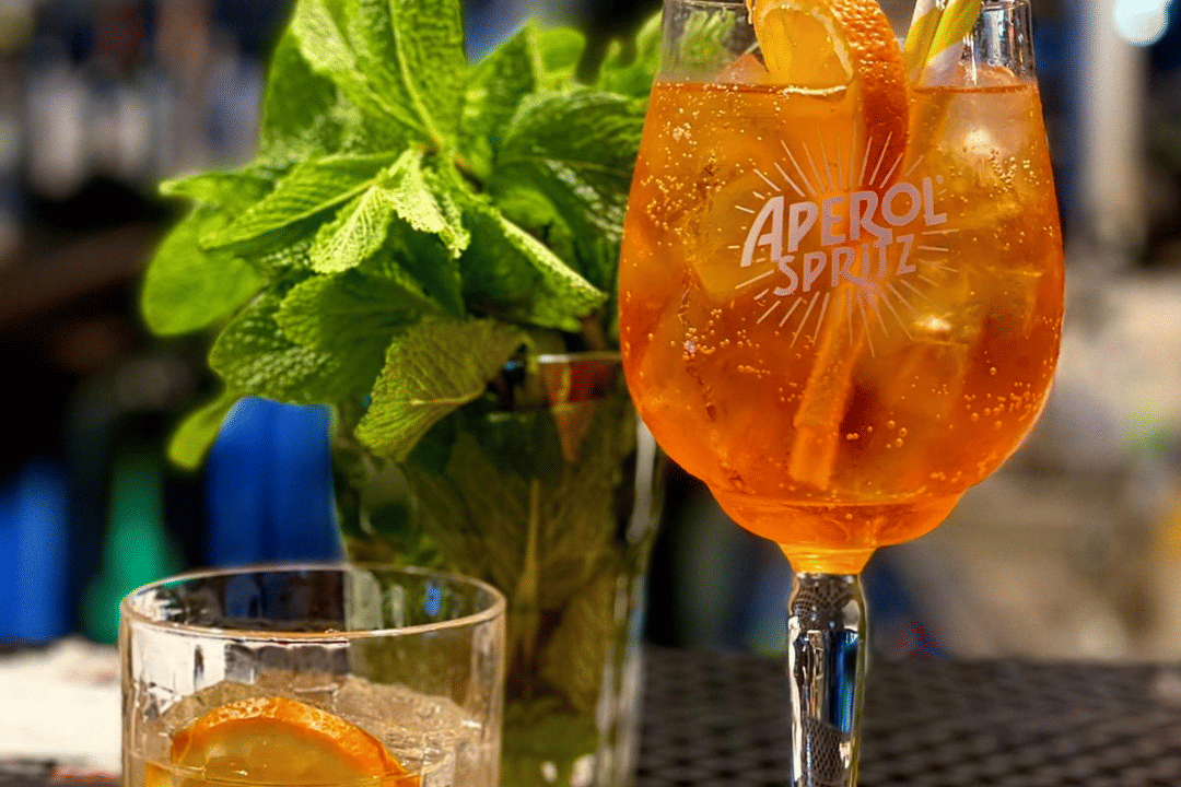 The Hamlet - Whole Bar & Restaurant 8