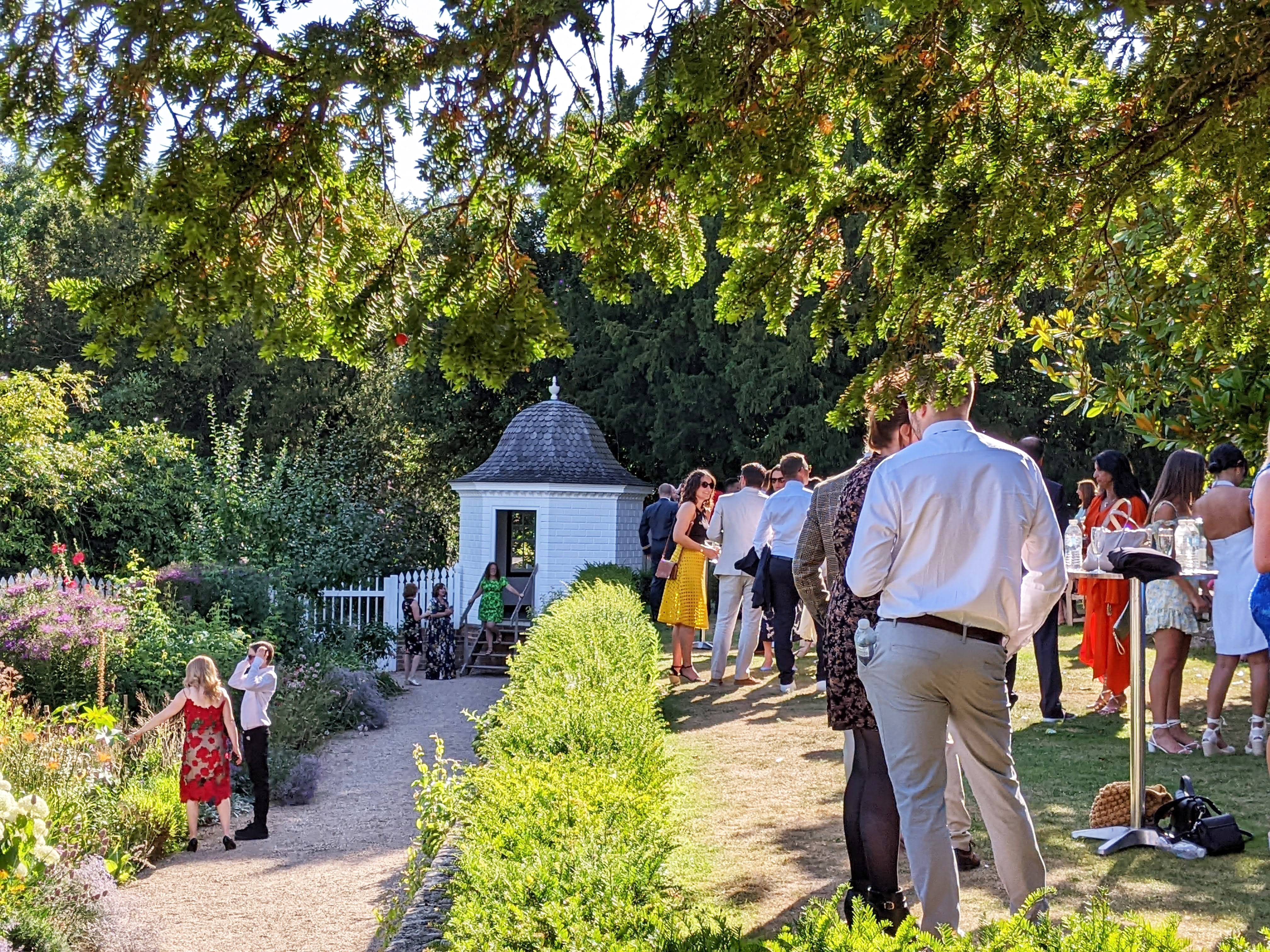 Mount Vernon Lawn and Pebble Garden 1