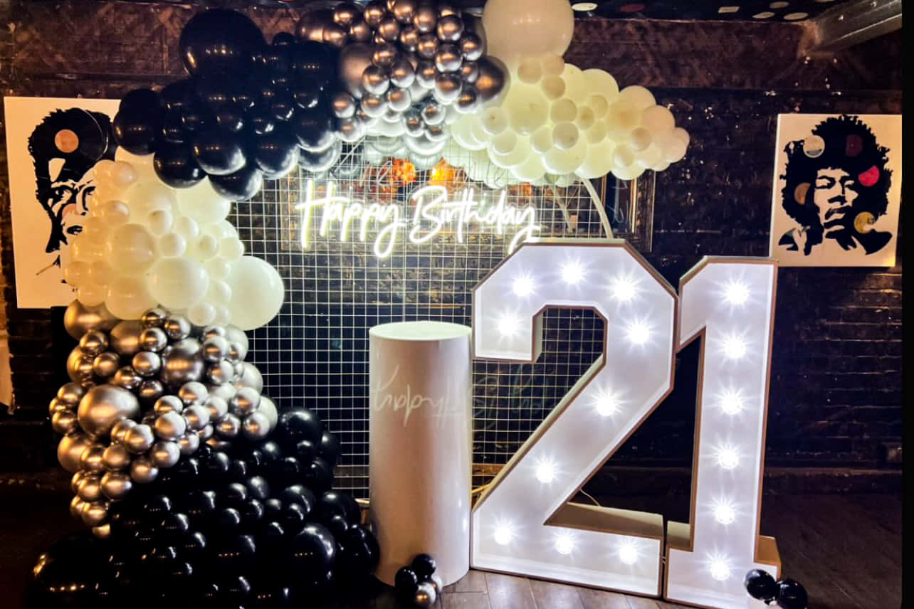 The Hamlet - Vinyl Bar 9