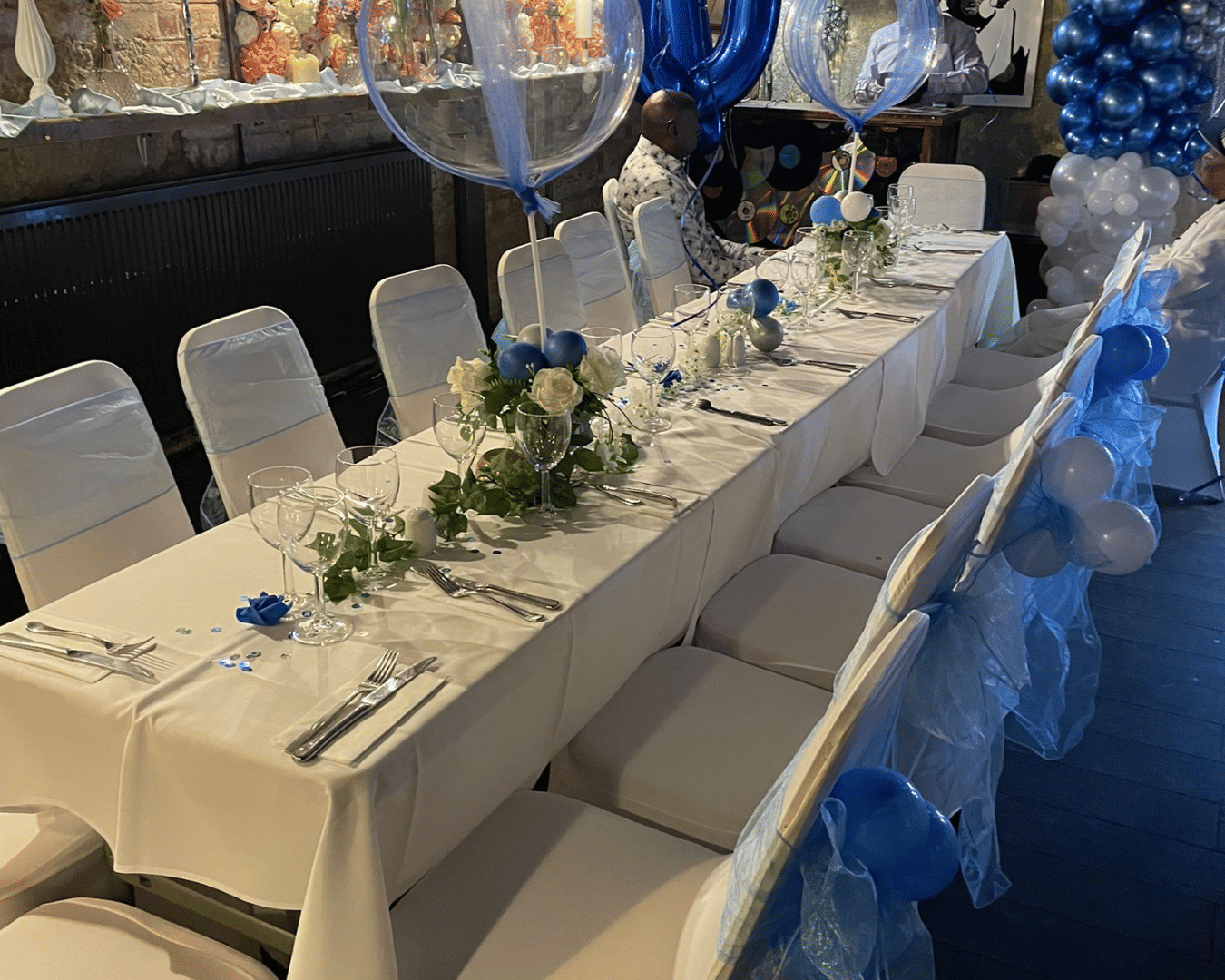 The Hamlet - Vinyl Bar  12