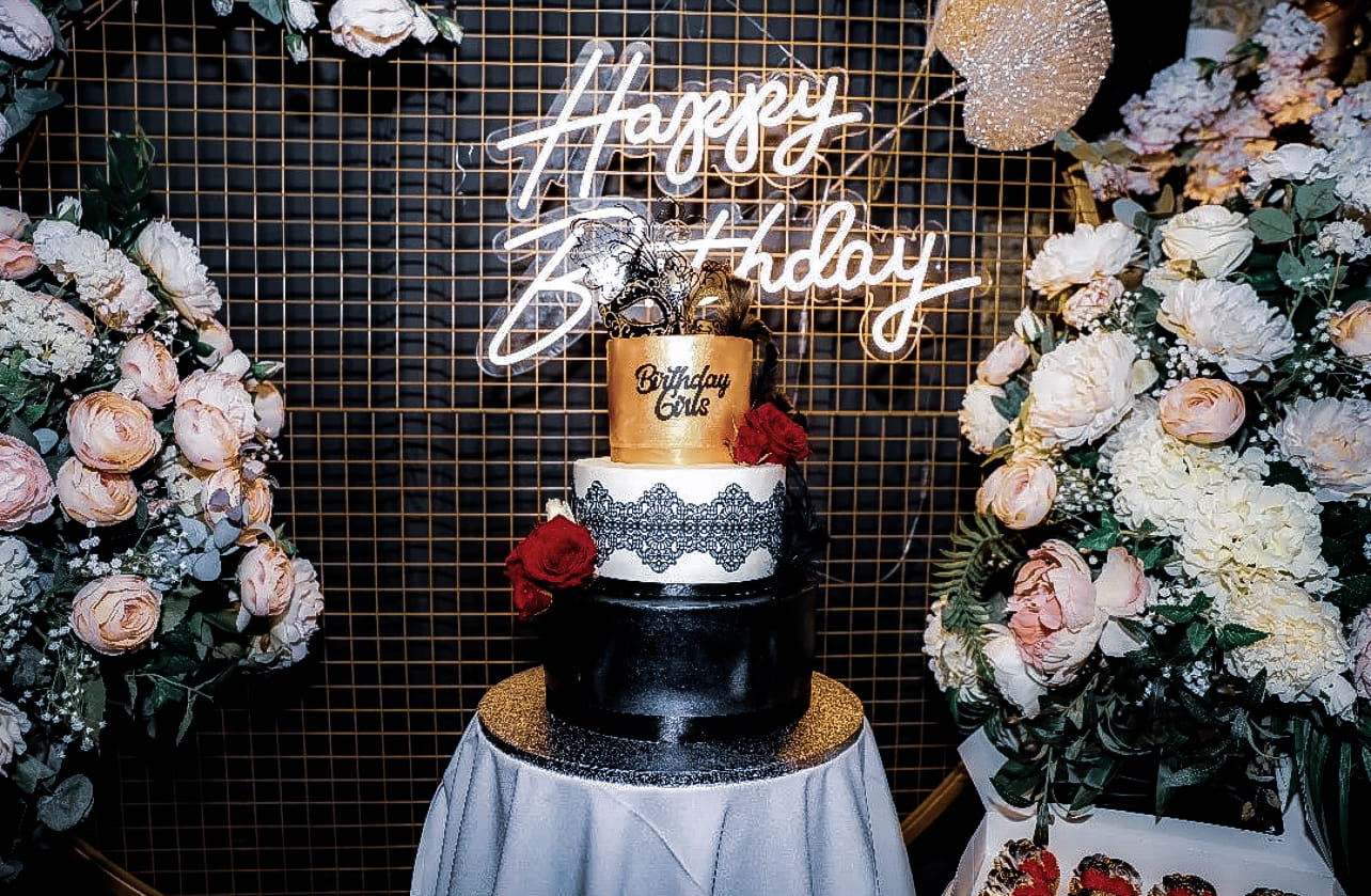 The Hamlet - Vinyl Bar  11