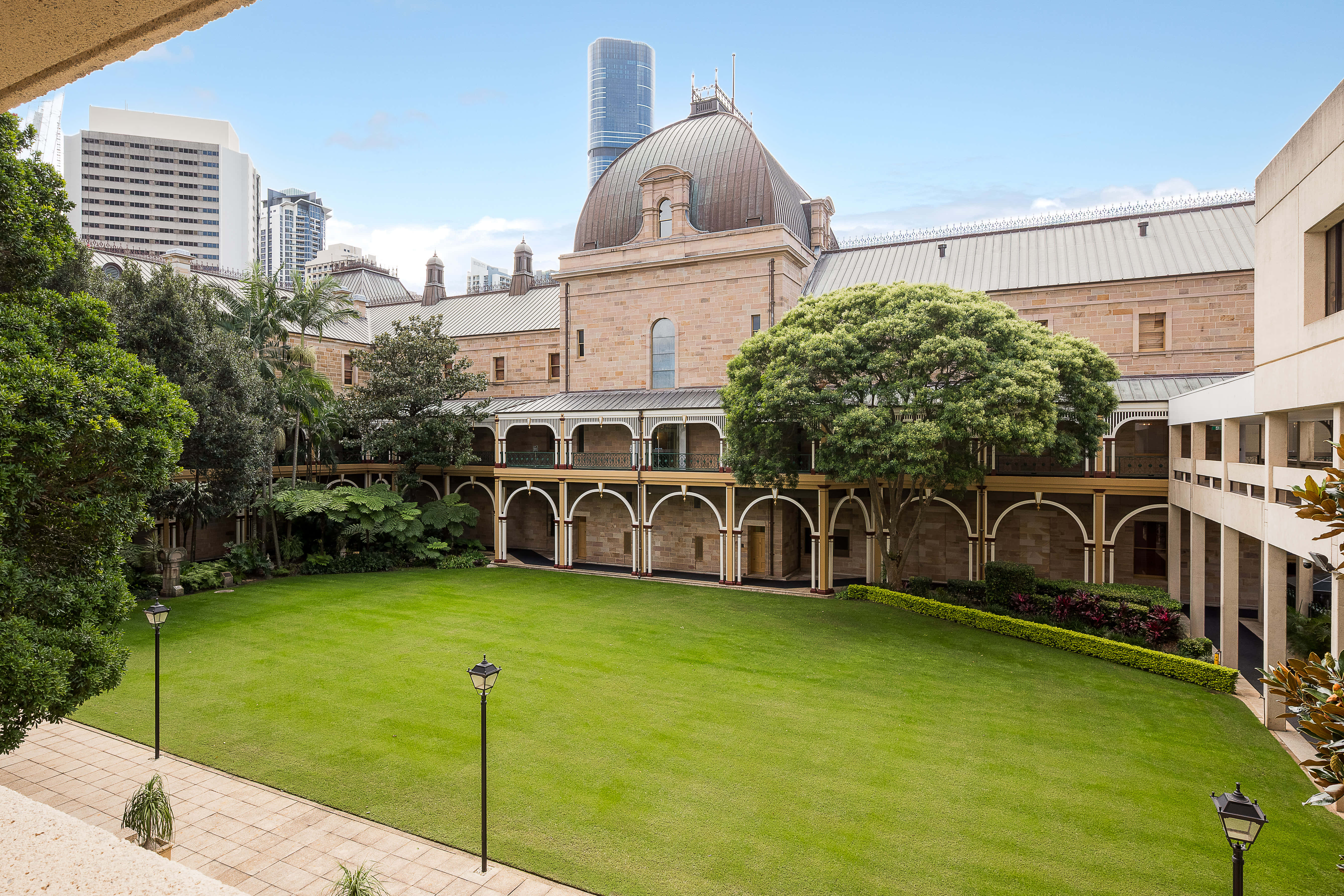 The Speakers Green 0