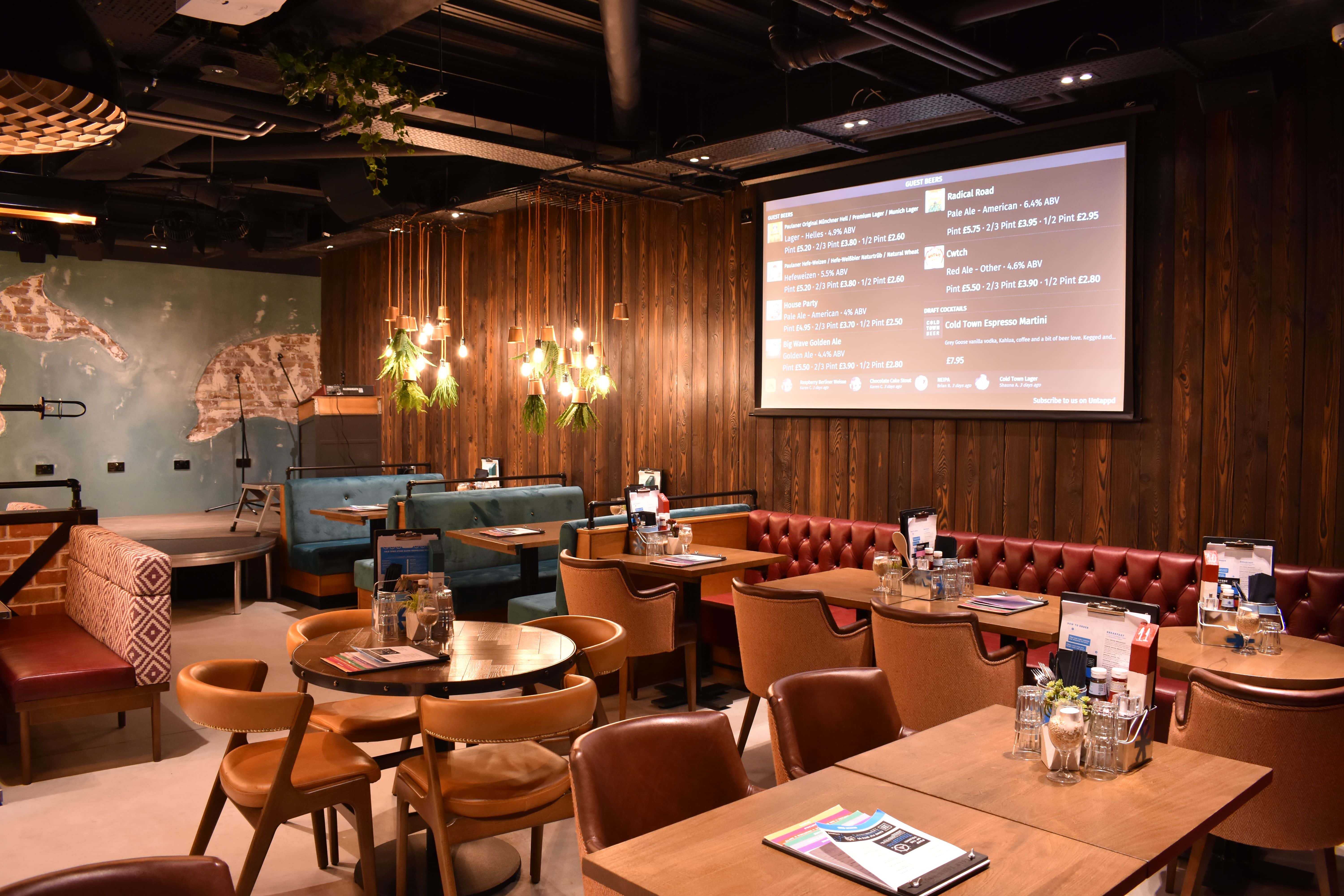 Live Bar & Taproom 1