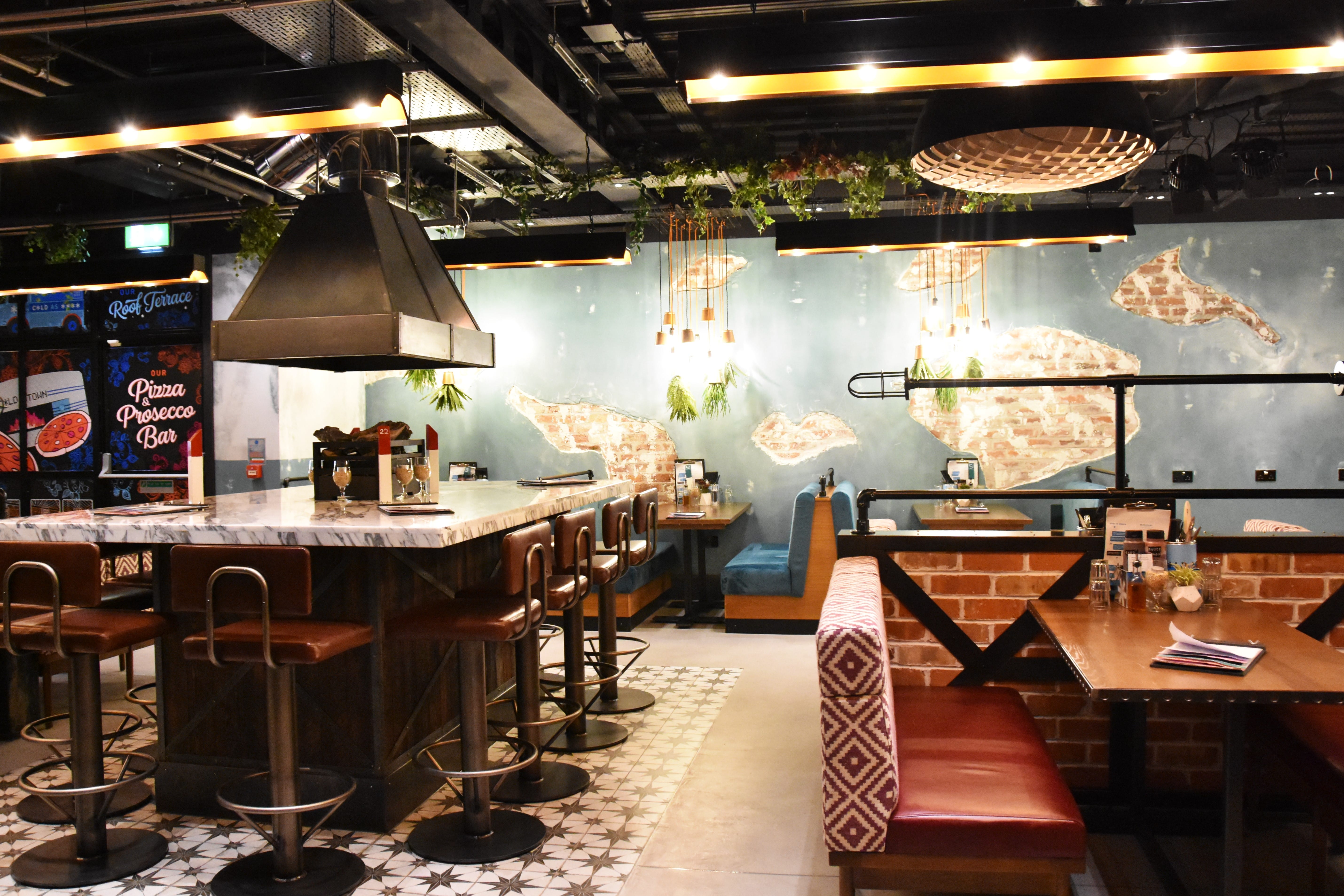 Live Bar & Taproom  2