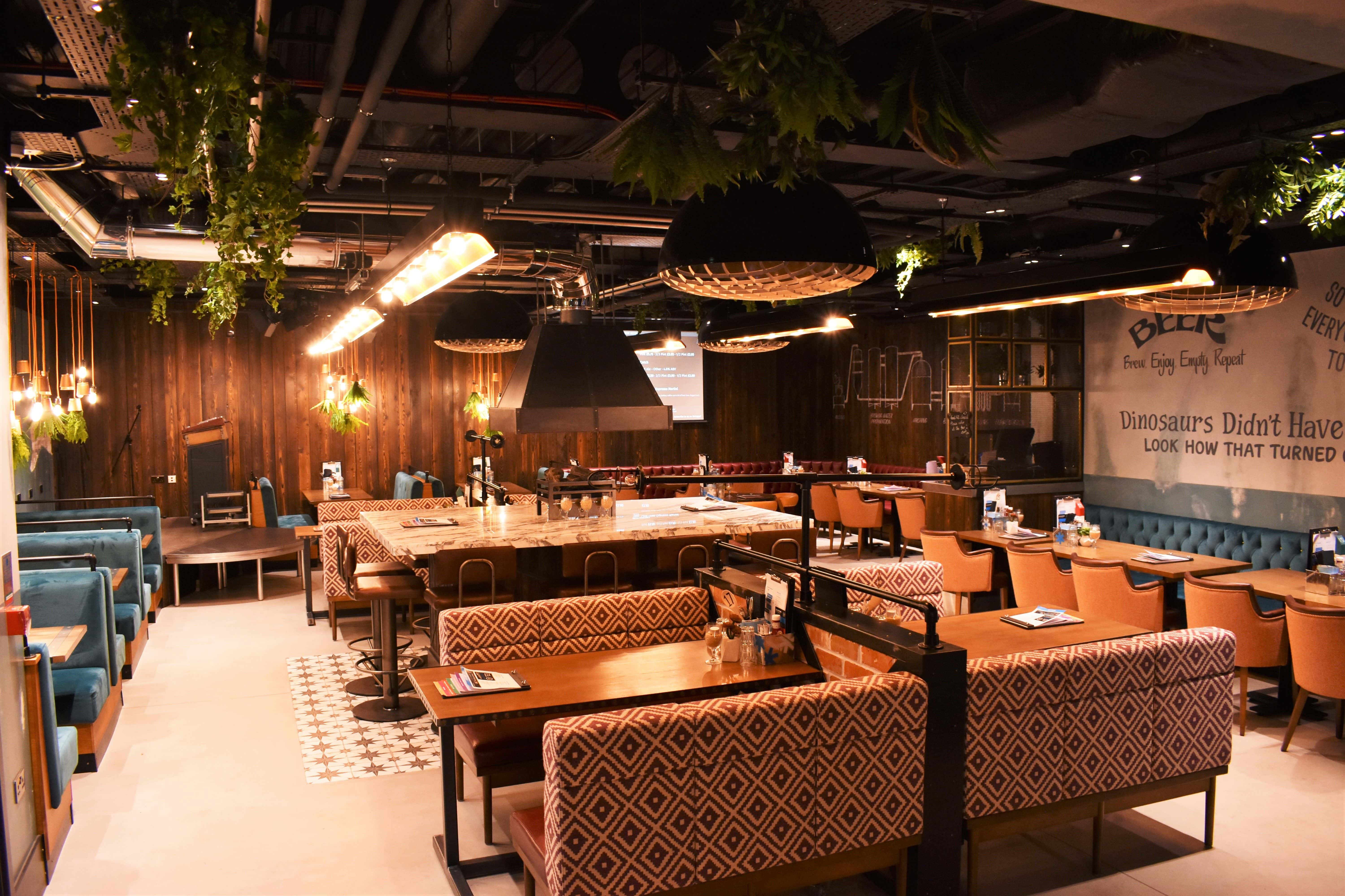 Live Bar & Taproom 5