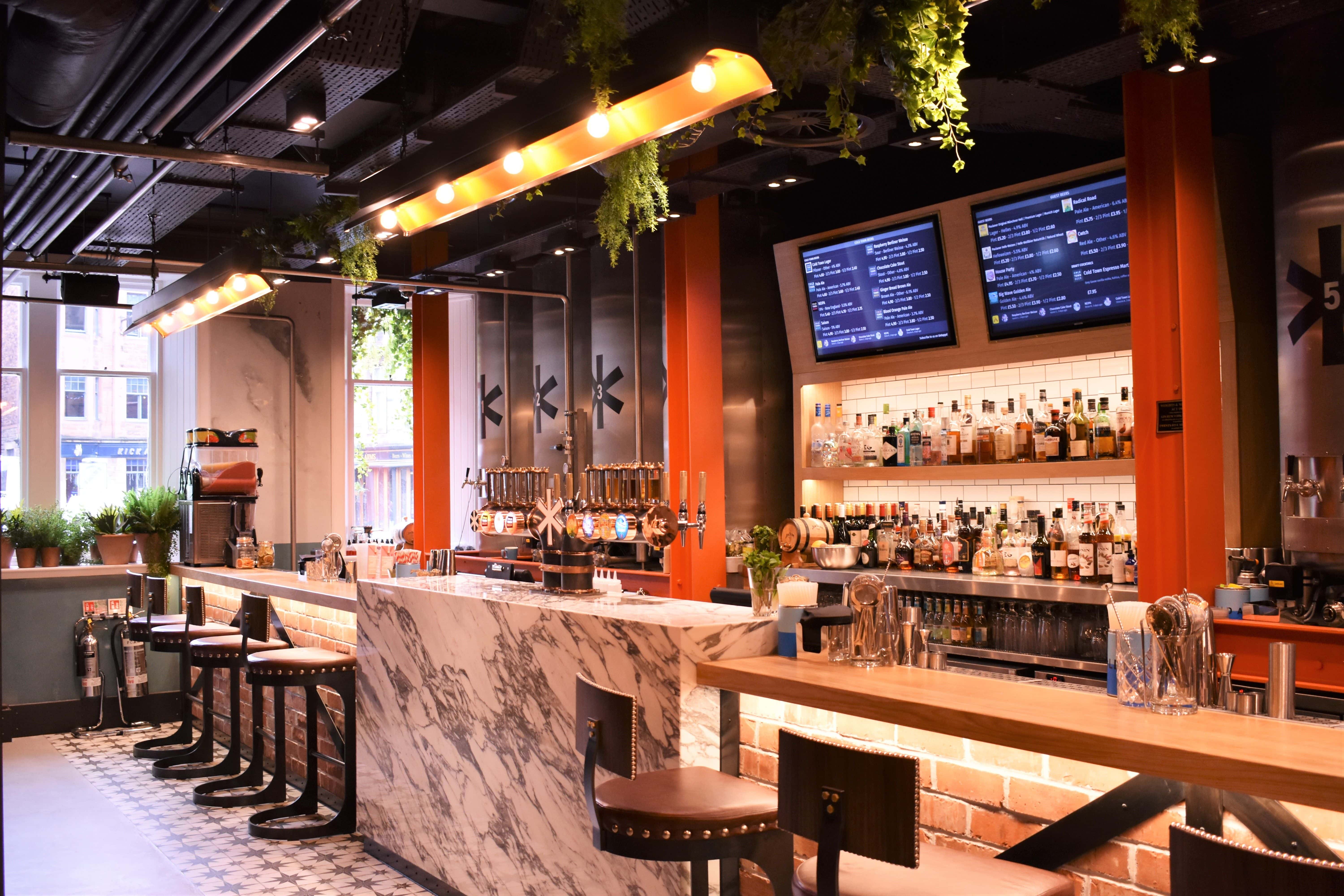 Live Bar & Taproom 3D tour