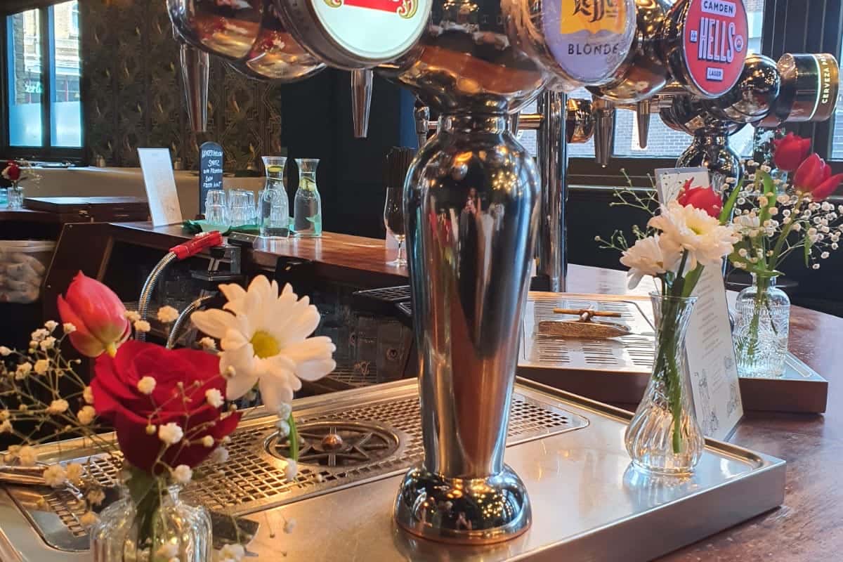 Downstairs Dining & Bar 9