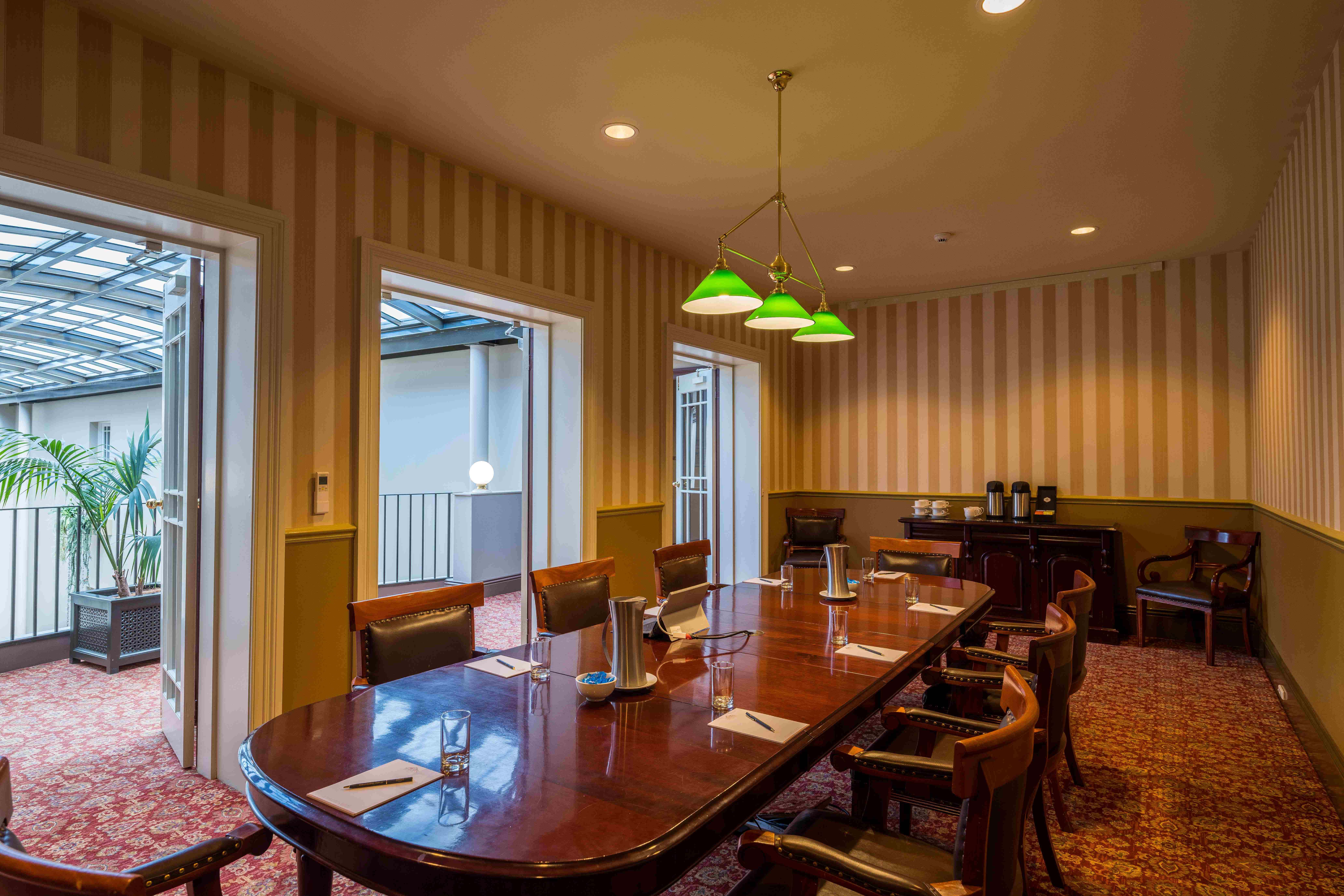 Hadley's Boardroom 0