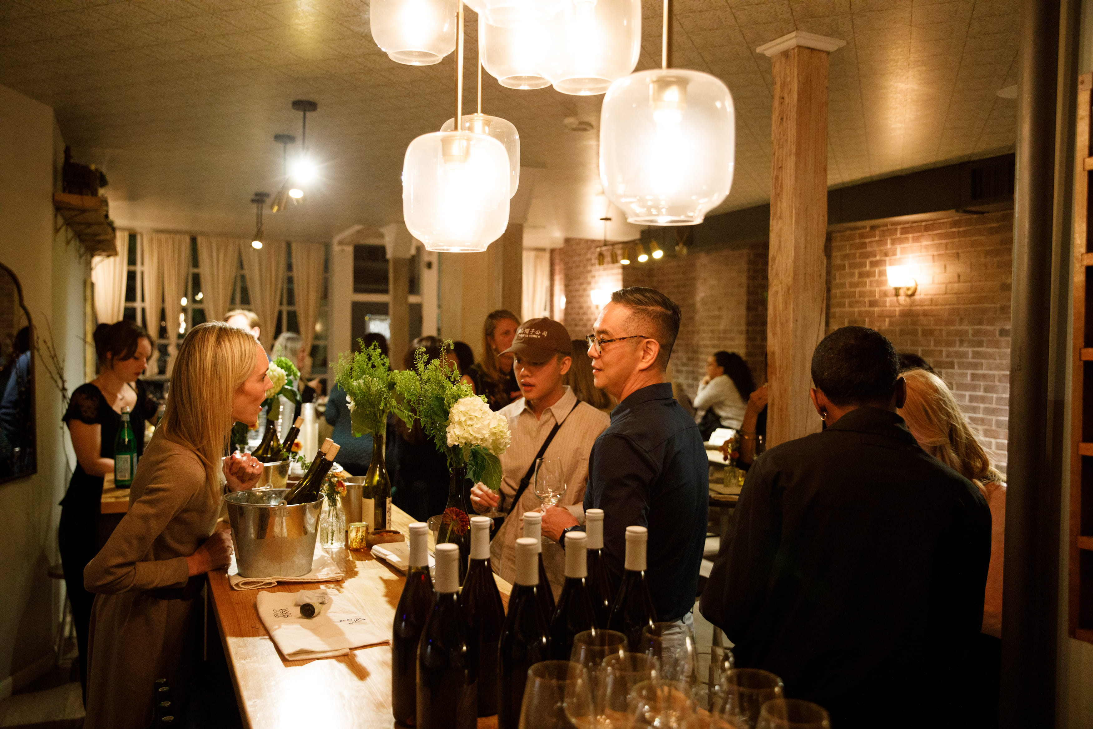 Dining Room, Lounge & Courtyard  8