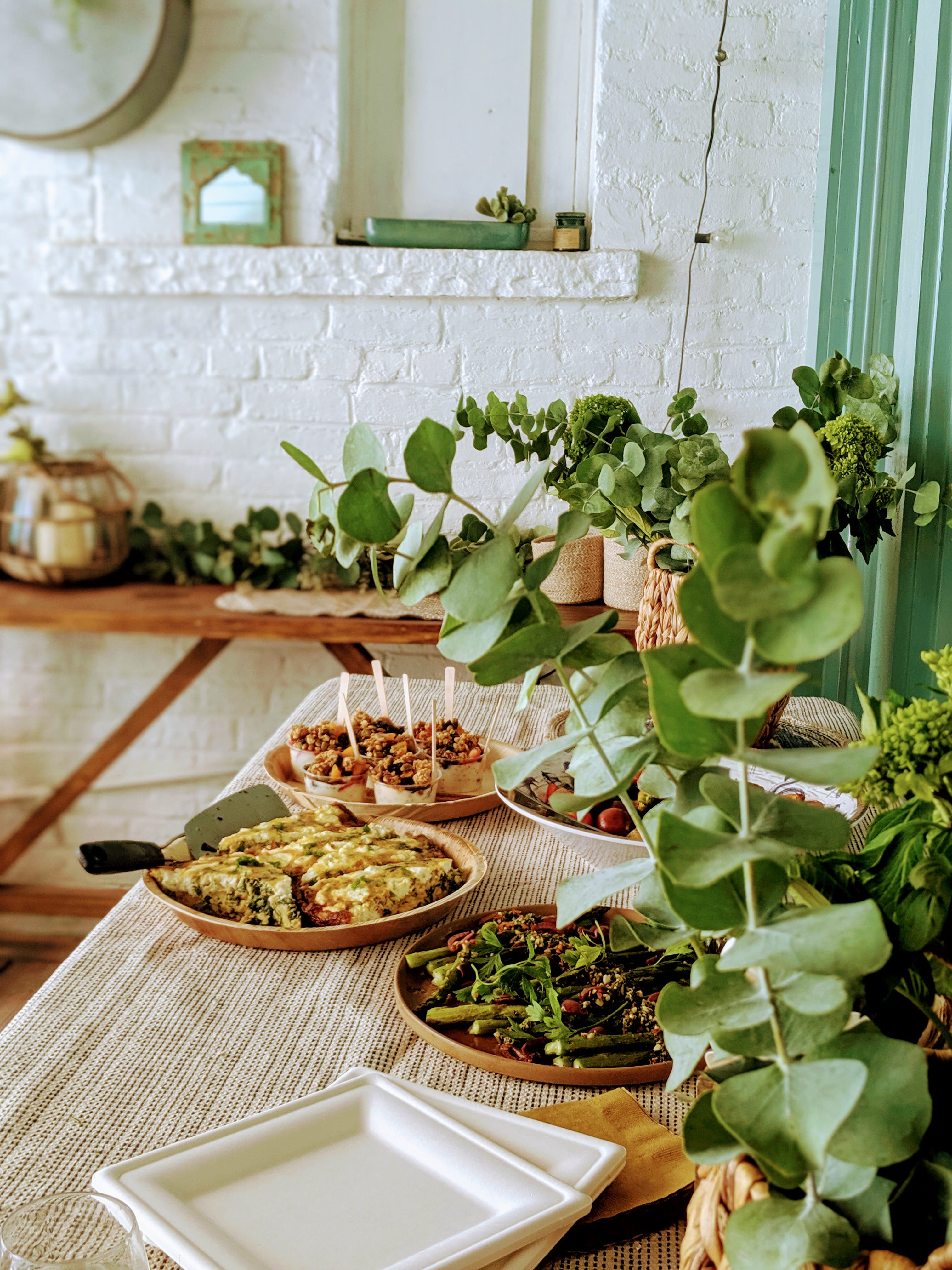 Dining Room, Lounge & Courtyard  2