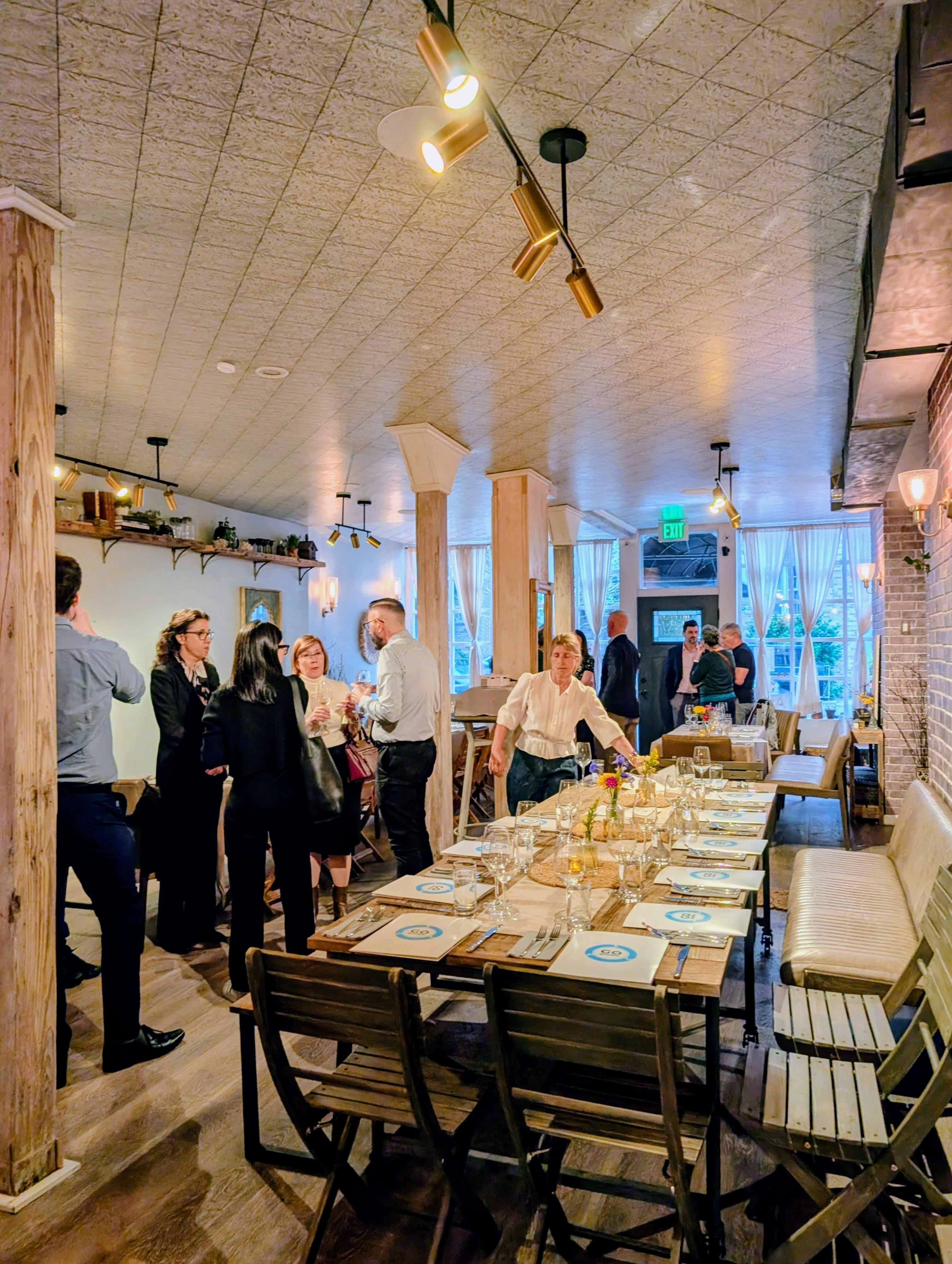 Dining Room, Lounge & Courtyard  22