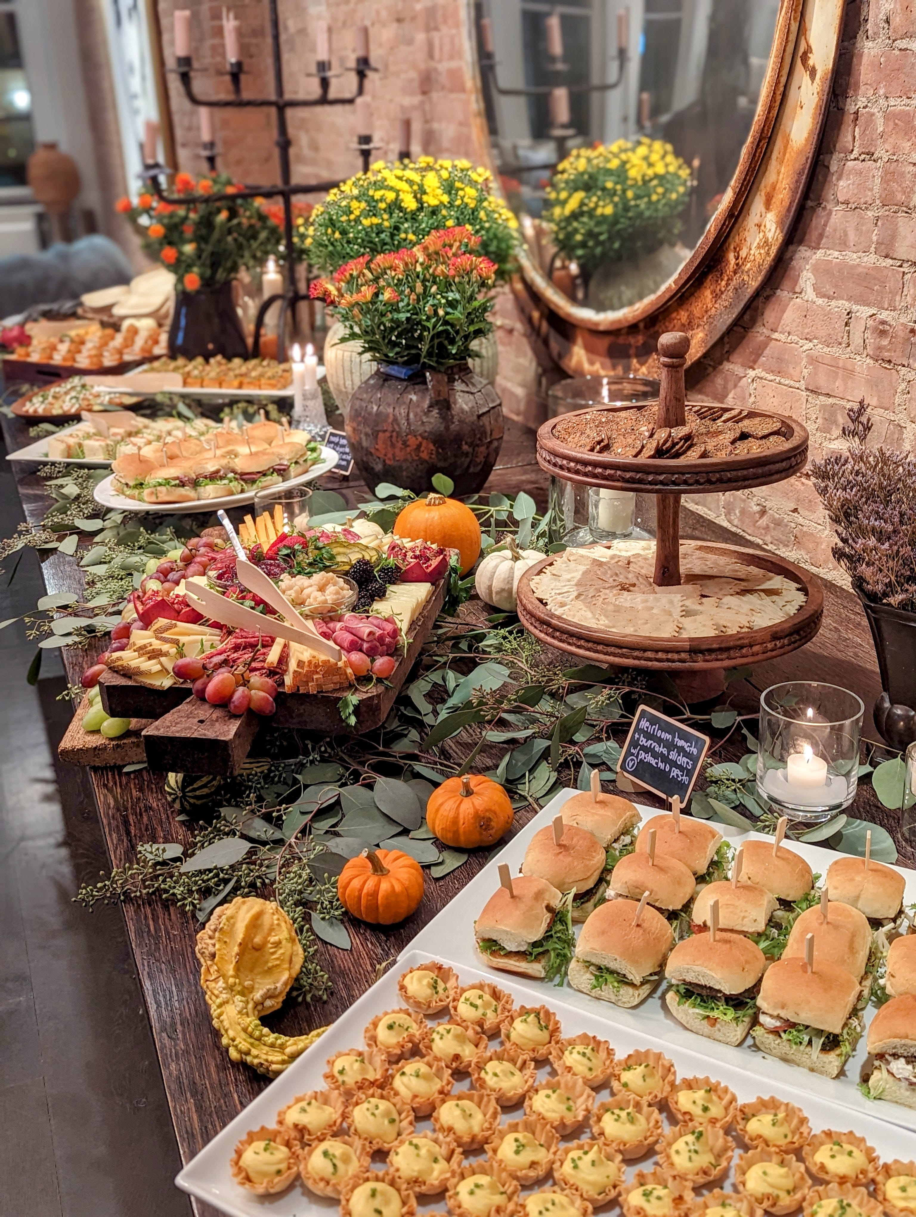 Dining Room, Lounge & Courtyard  18