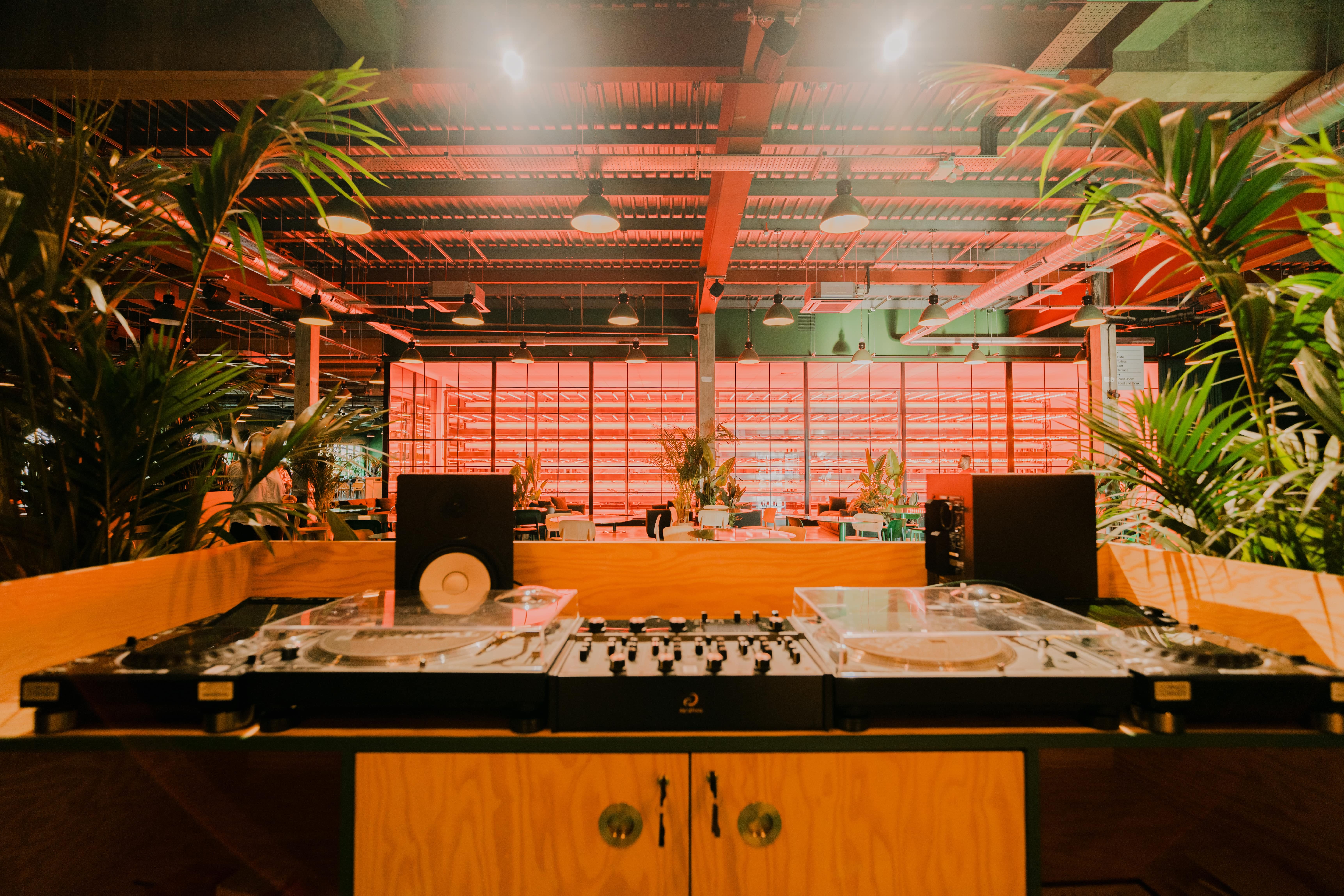 Food Hall and Cafe Bar 9