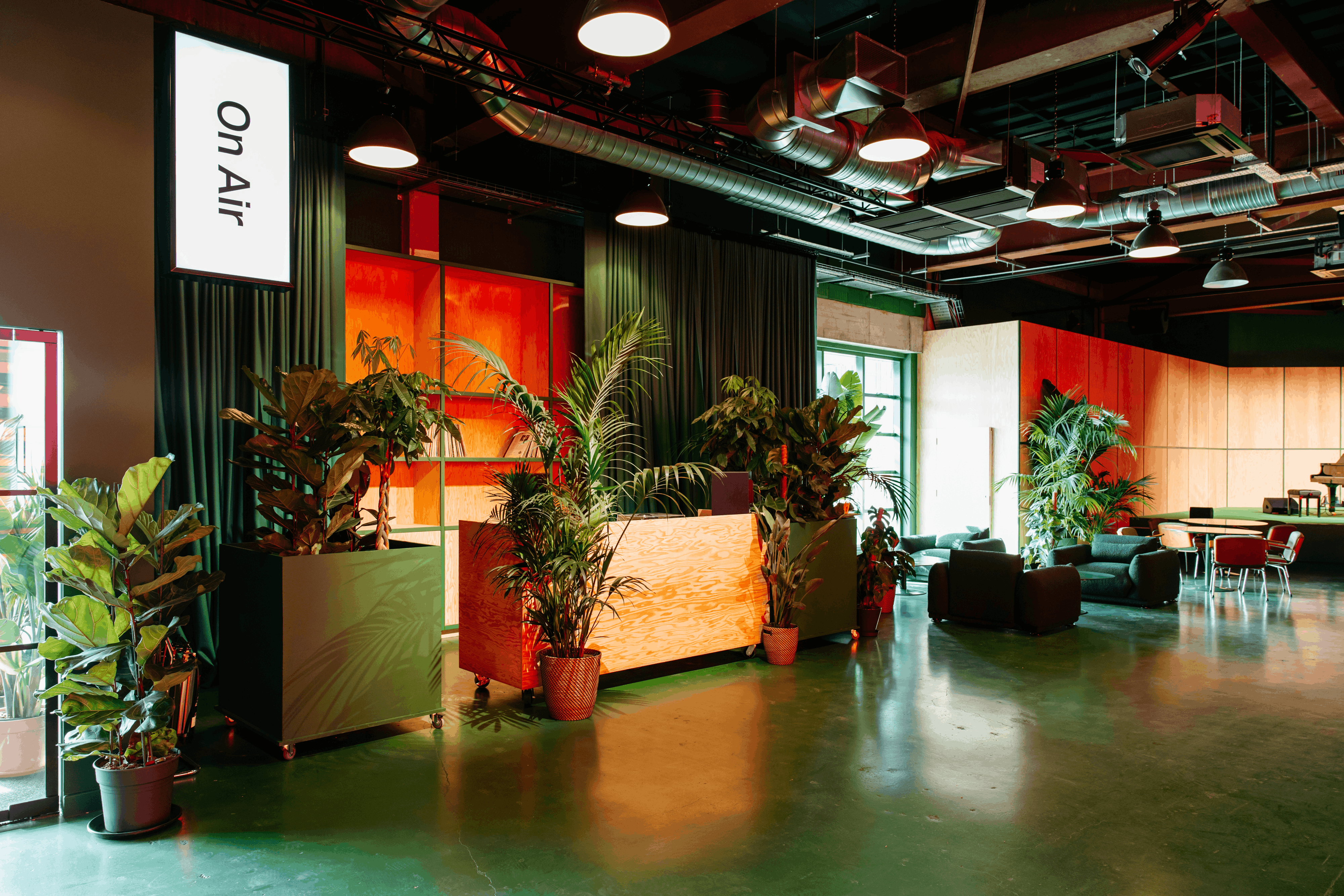 Food Hall and Cafe Bar 8