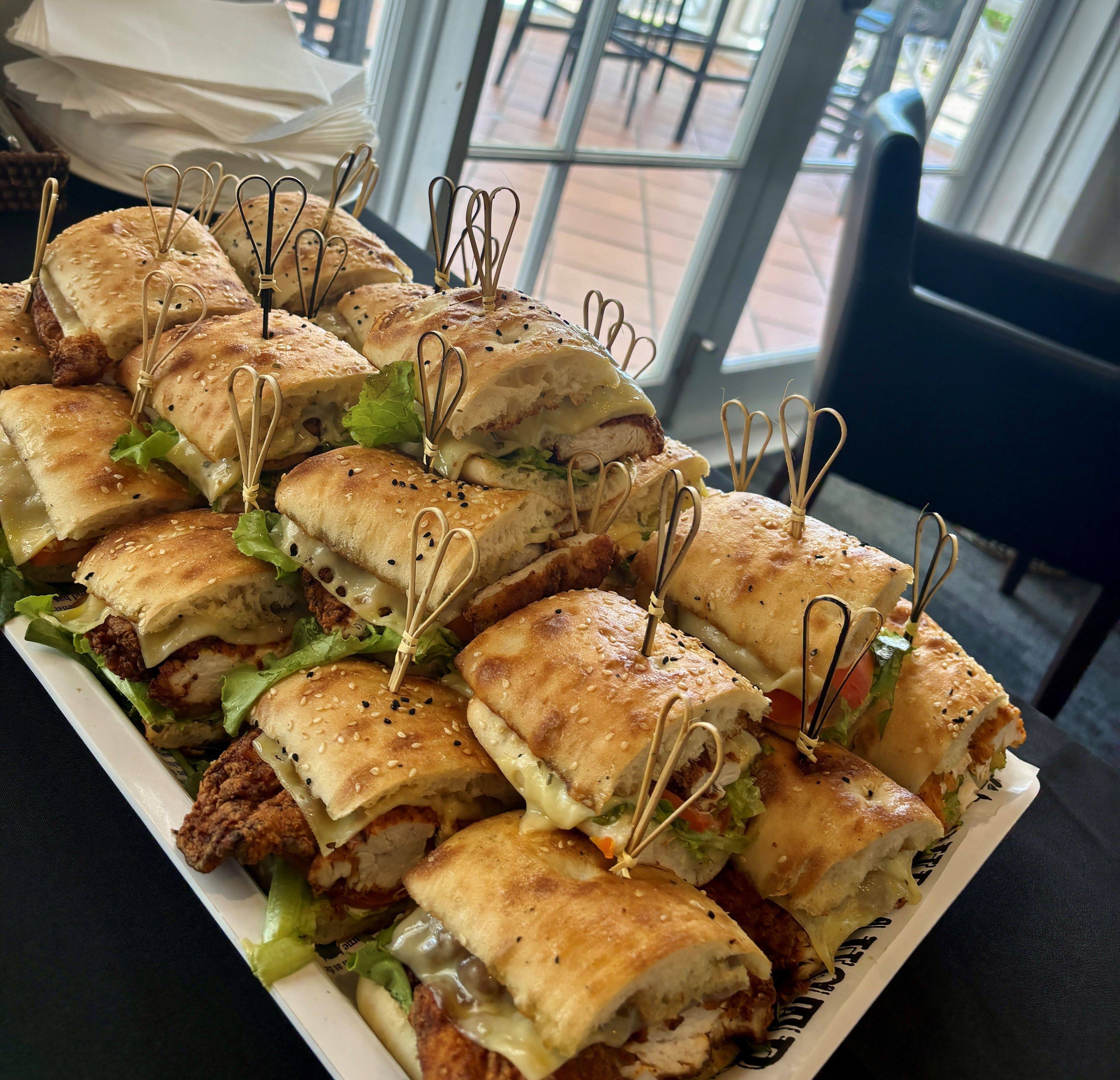 POOLSIDE BOARDROOM 1