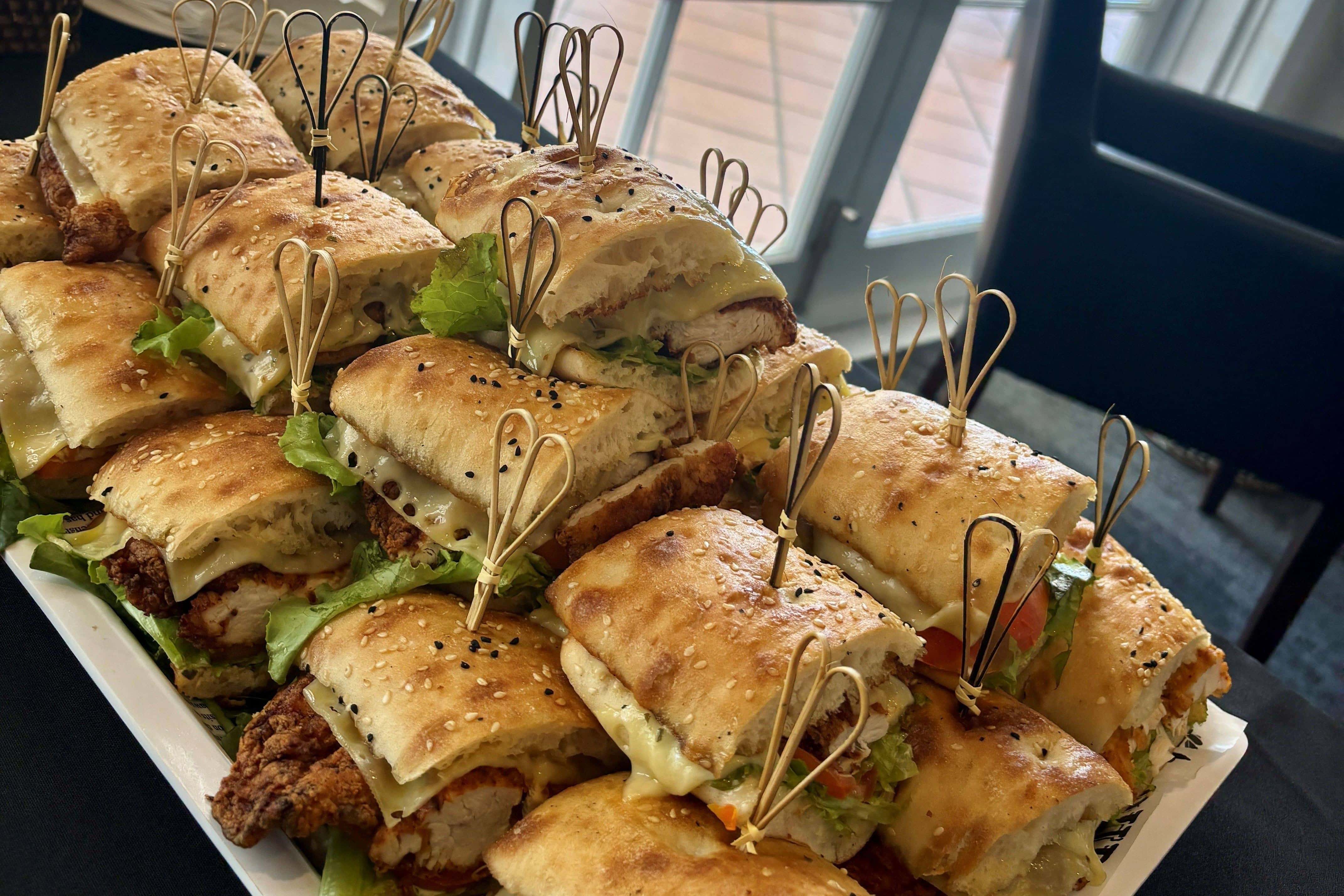 POOLSIDE BOARDROOM 1