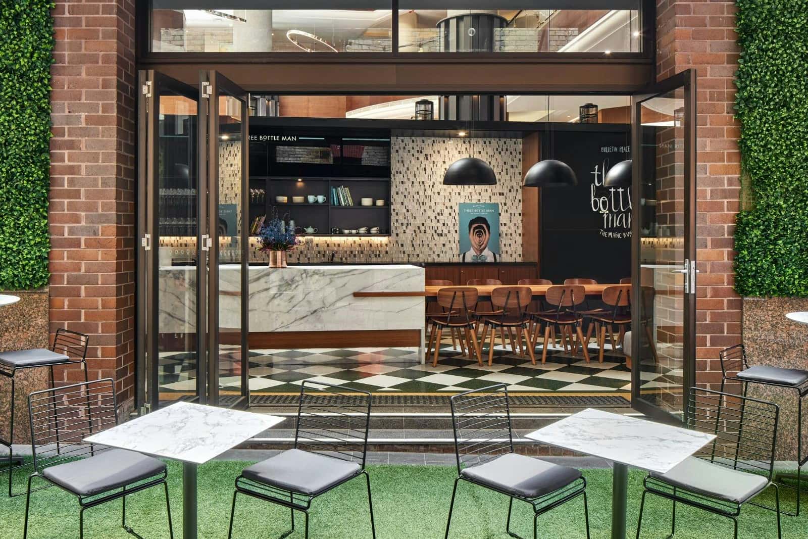 Three Bottle Man 3D tour