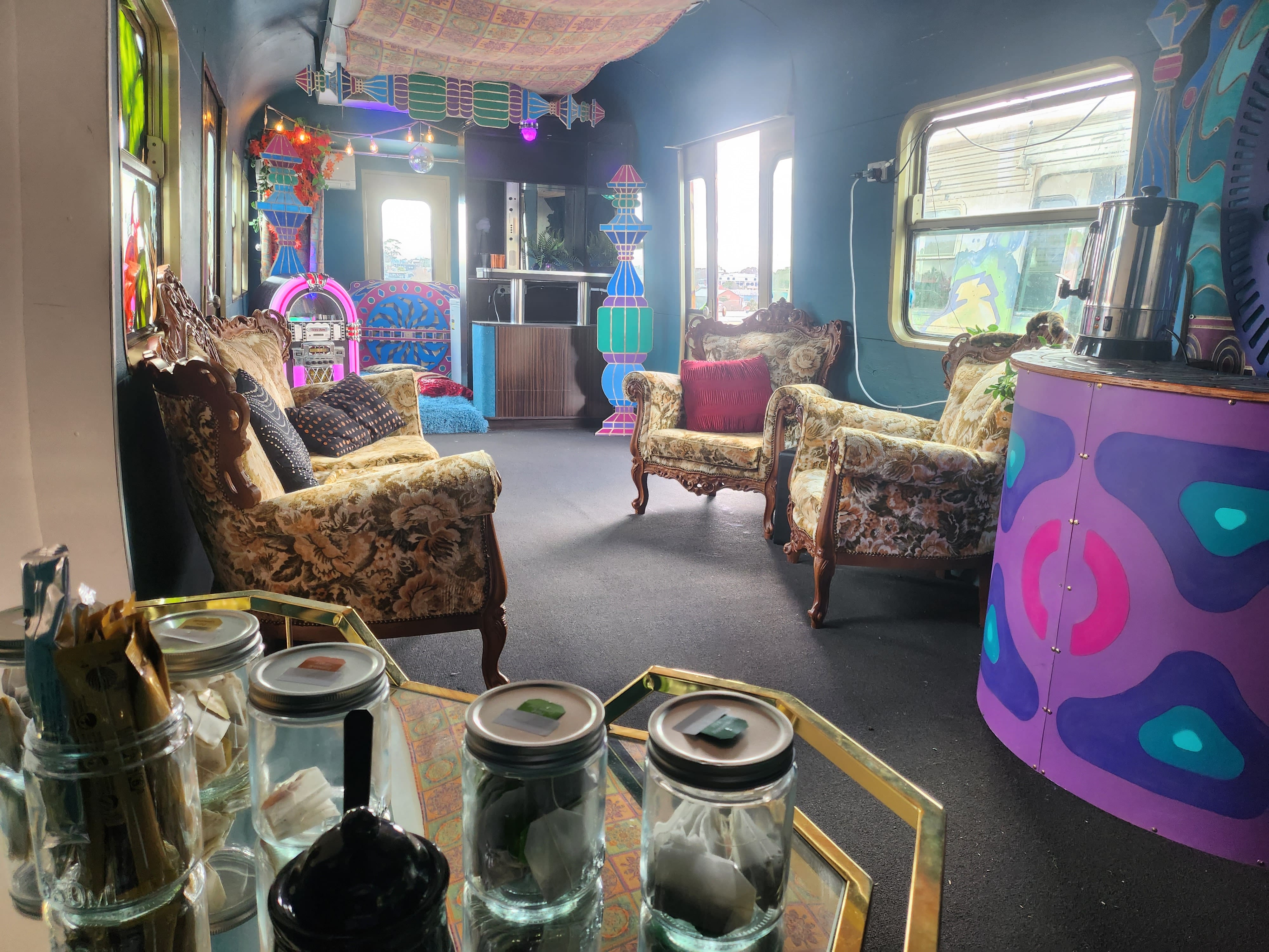 Trainscendental Lounge 3