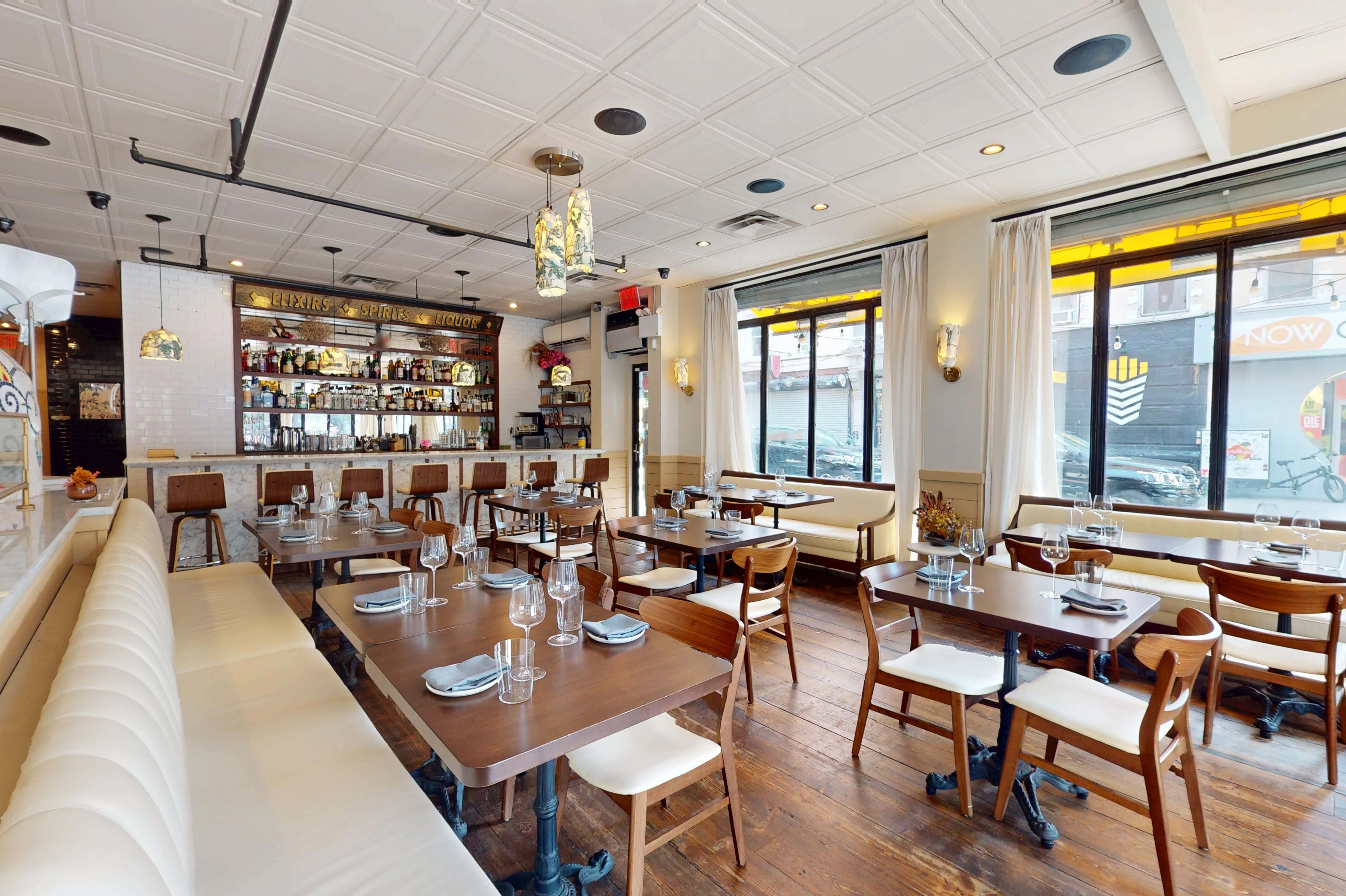 Main Dining Room 3D tour