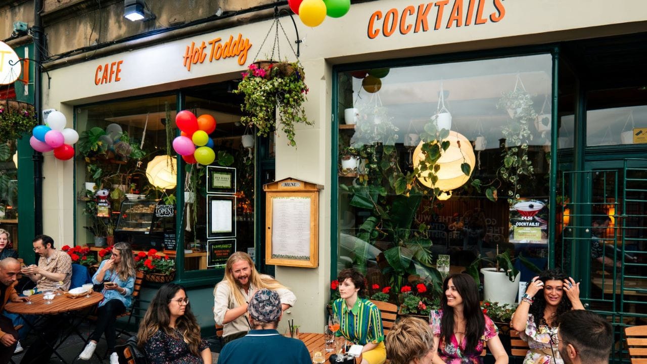 Hot Toddy Restaurant  2