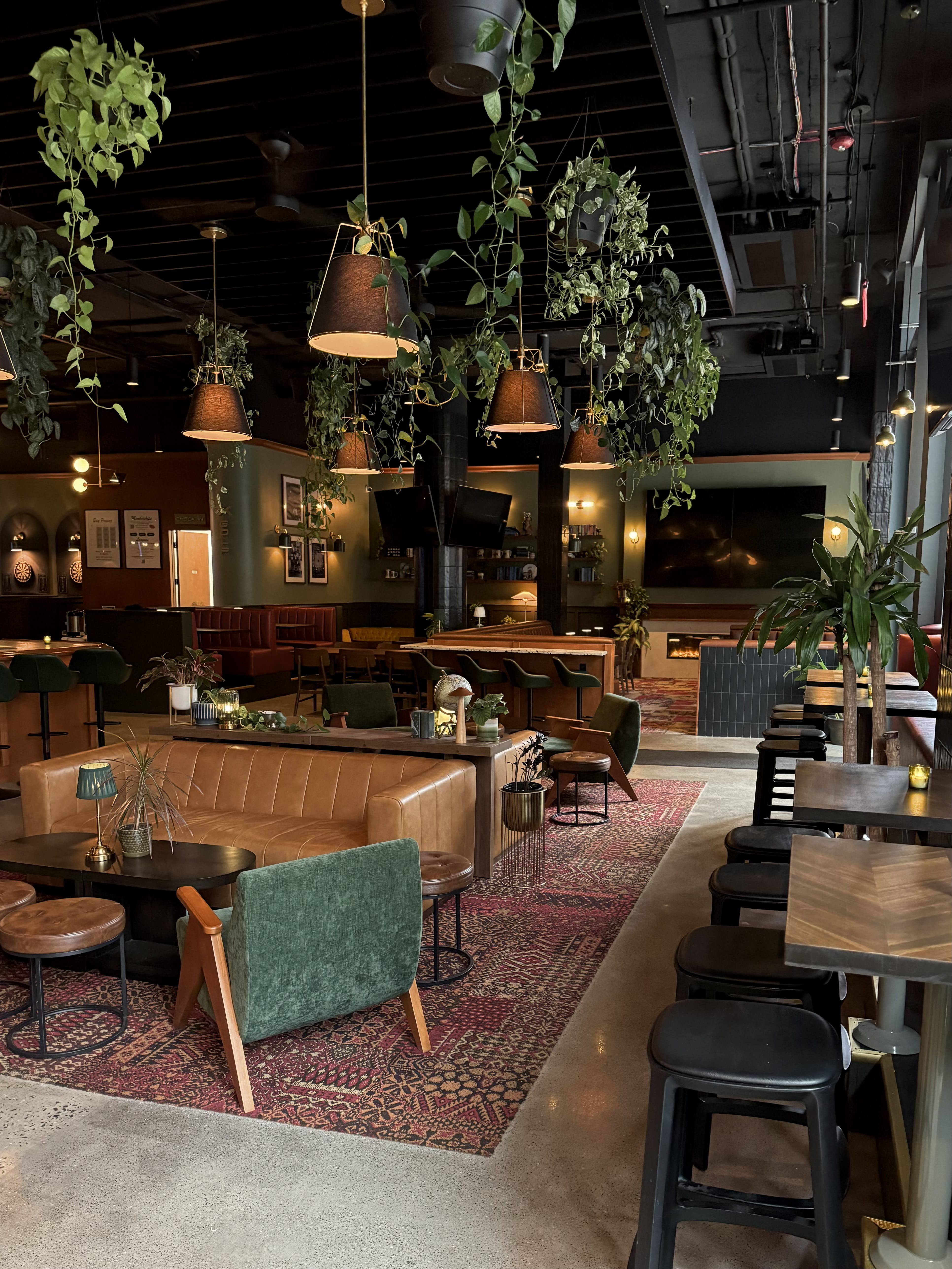 Birdie's Bar 1