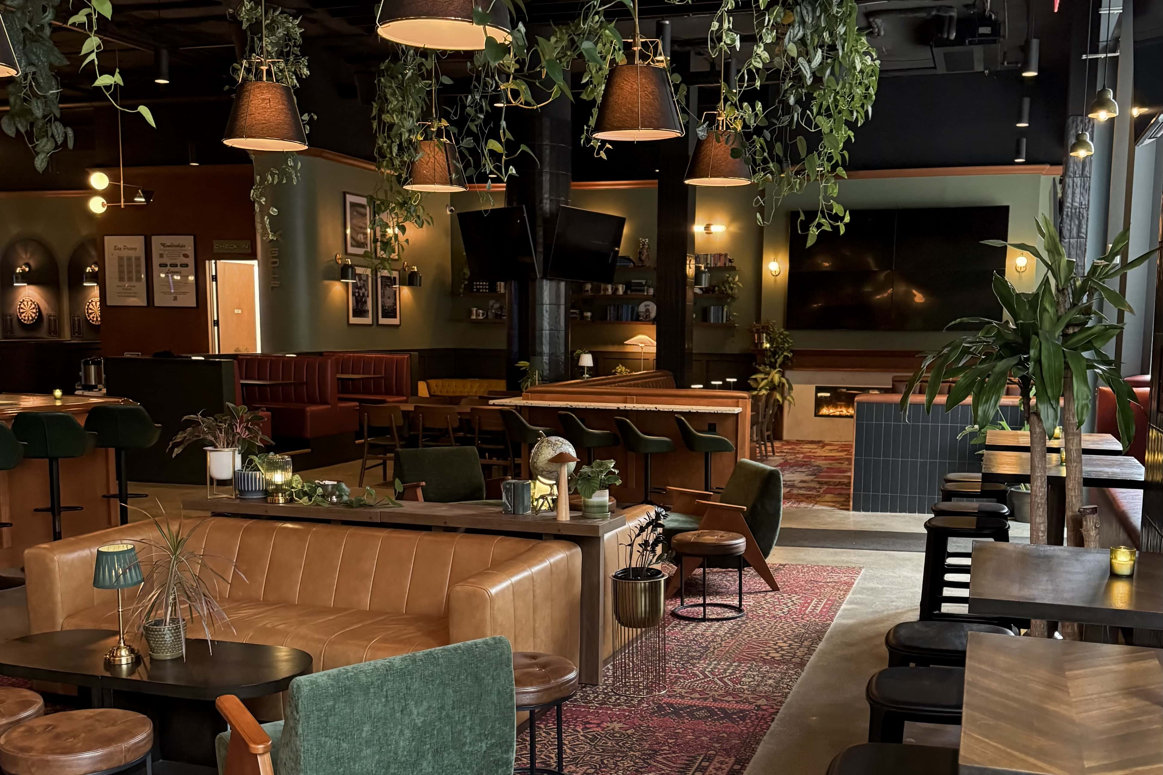 Birdie's Bar 1
