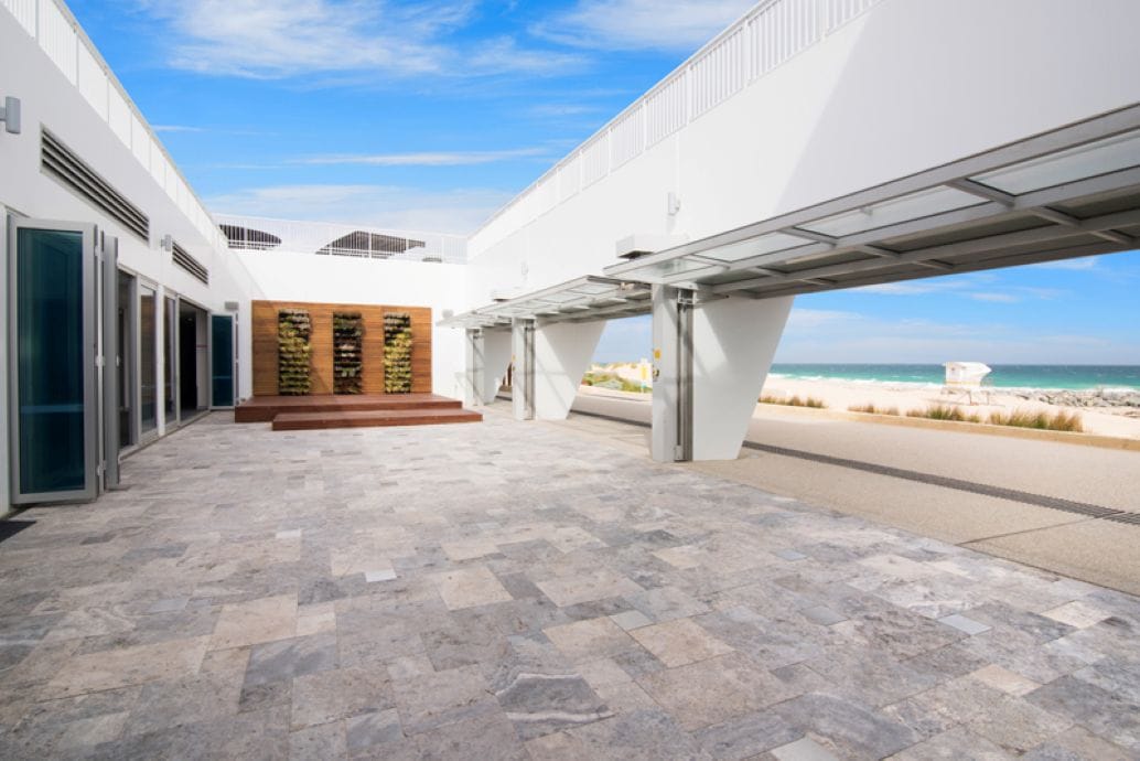 Courtyard & Promenade