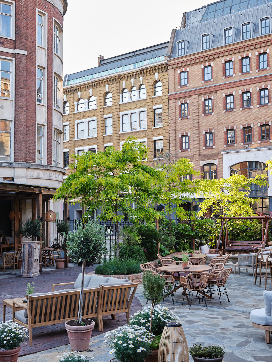 Terrace & Garden Bar 8