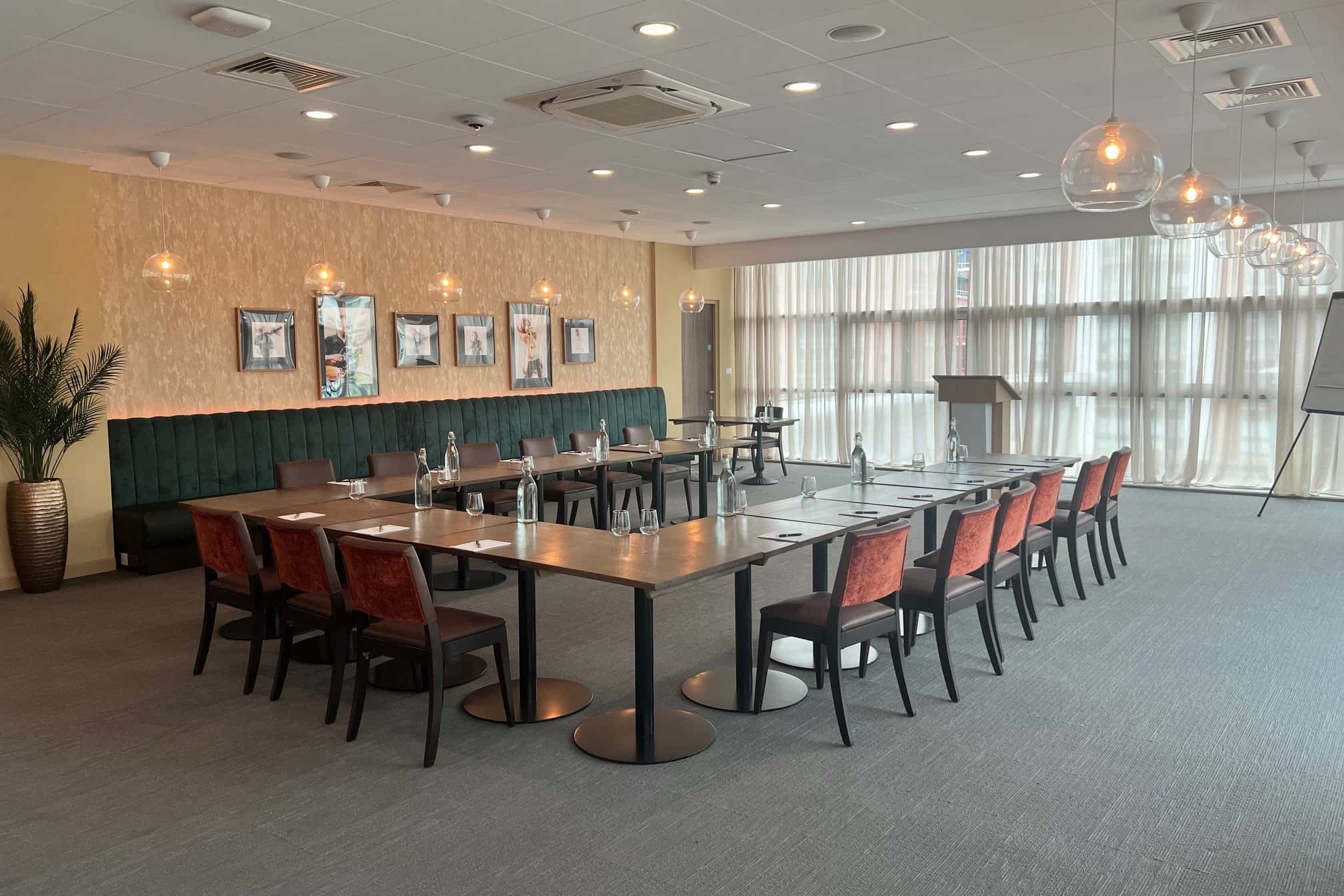 Spotlight Bar and Restaurant 4