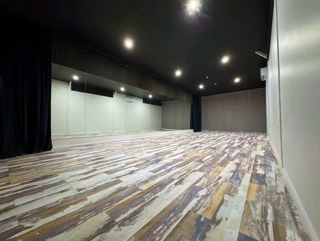  The Walton Room (Studio B) 3