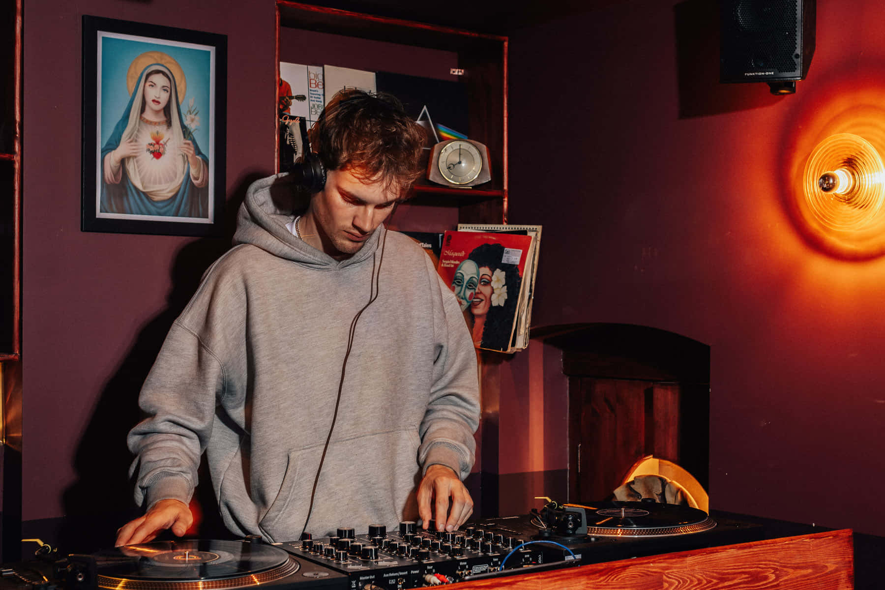 Little Fires – The Hi-Fi Basement Lounge & Bar 7