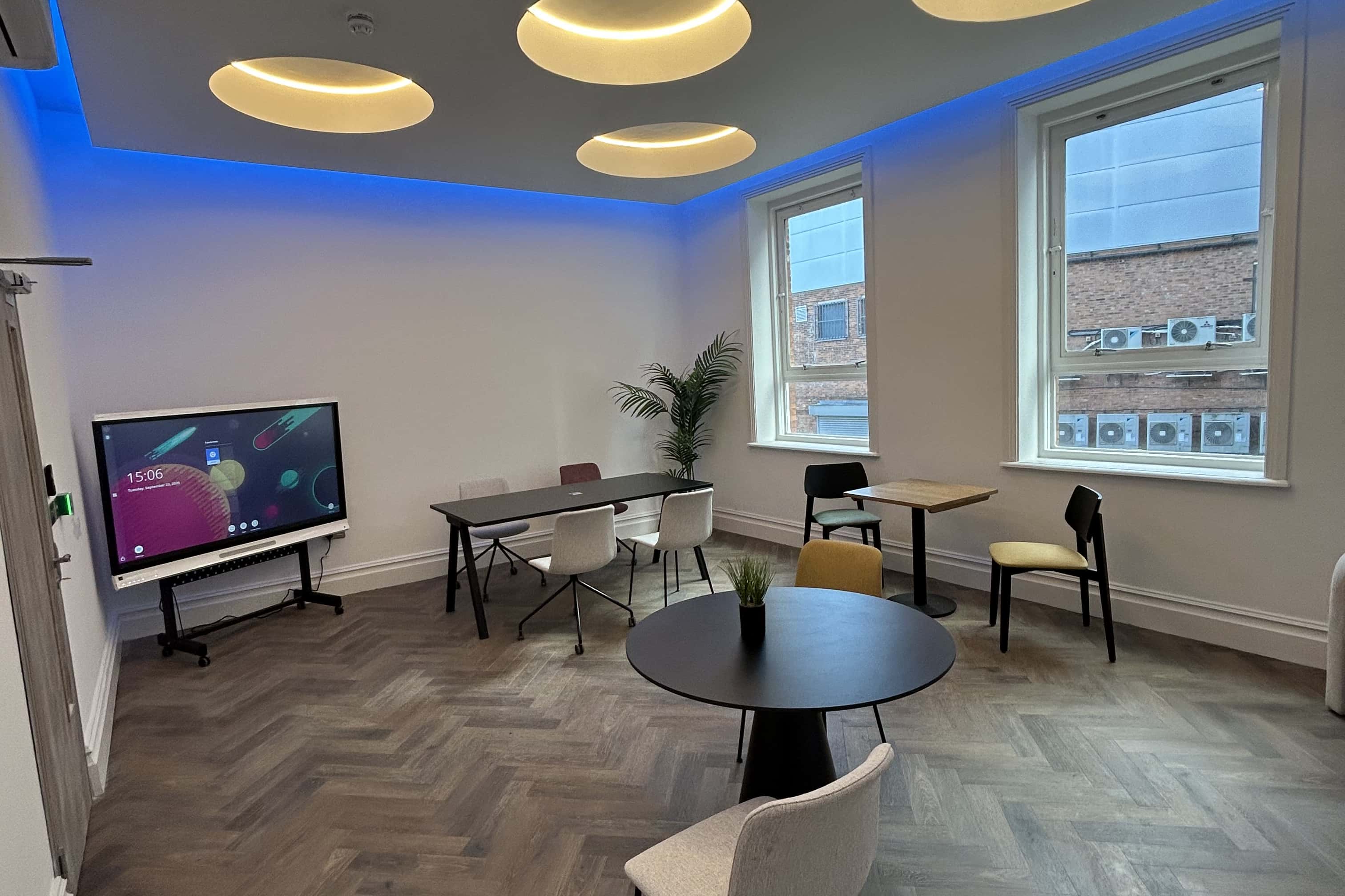 Meeting Room up to 14 3