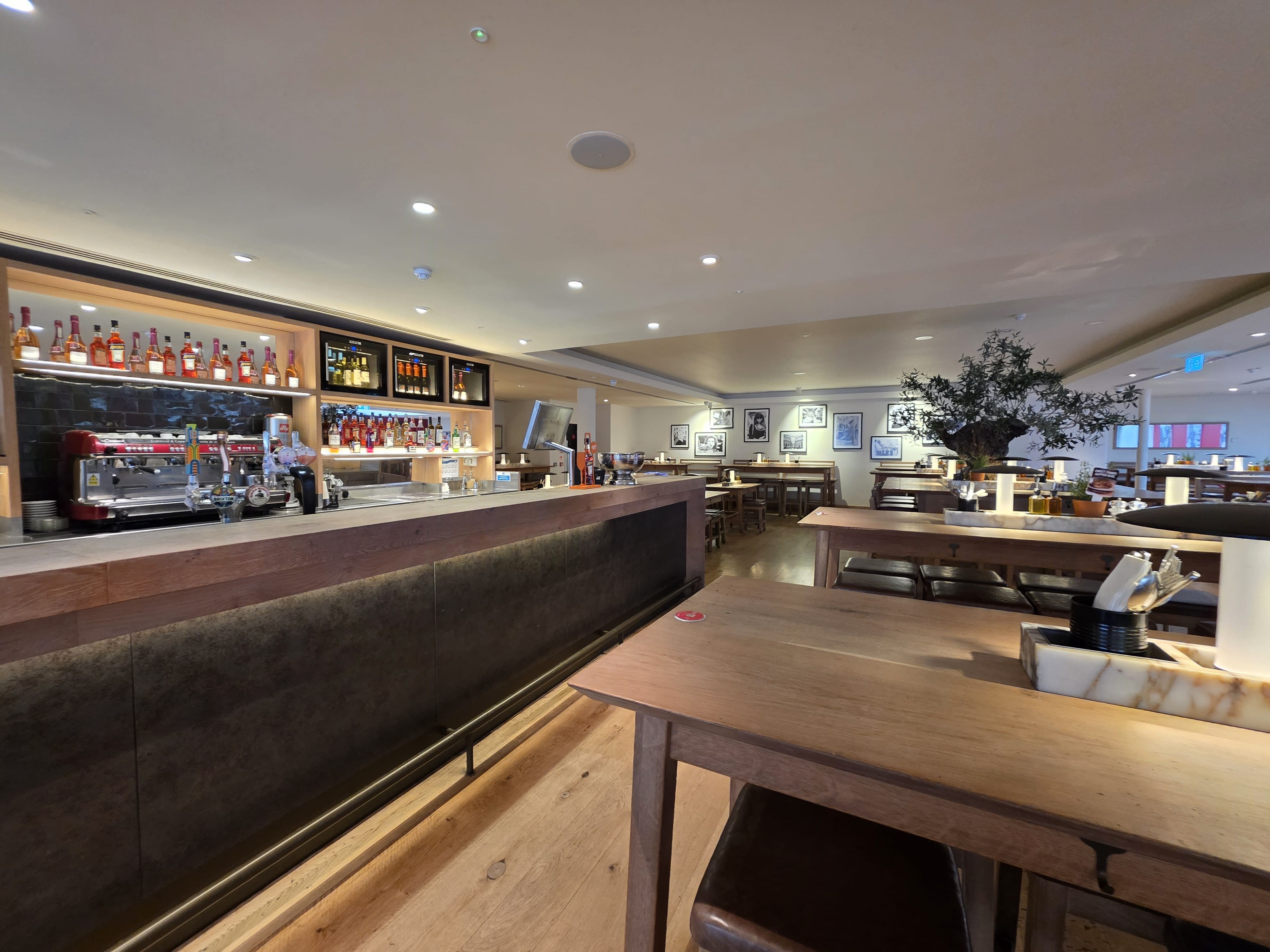 First Floor Exclusive Hire at Vapiano Great Portland Street 6
