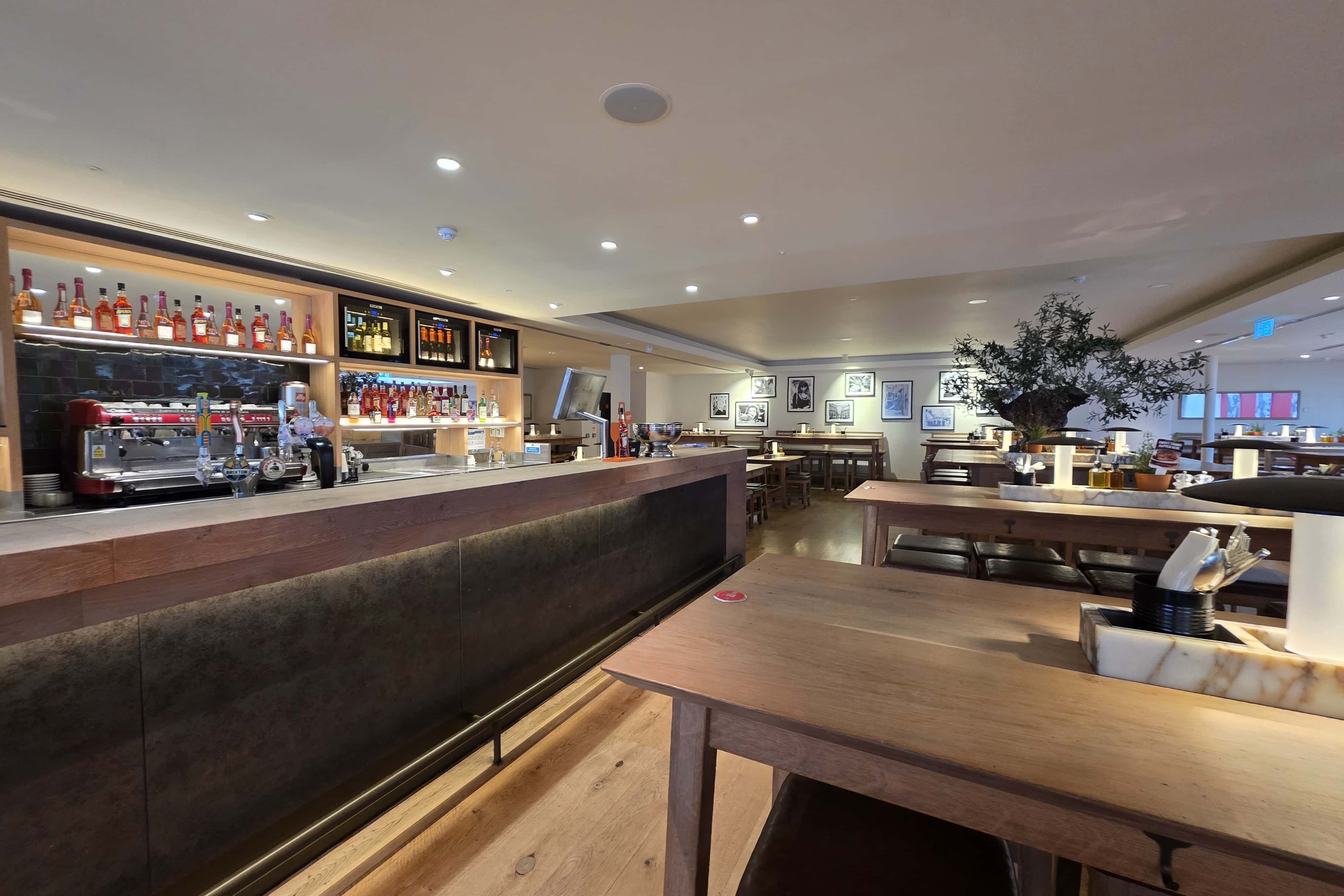 First Floor Exclusive Hire at Vapiano Great Portland Street 6